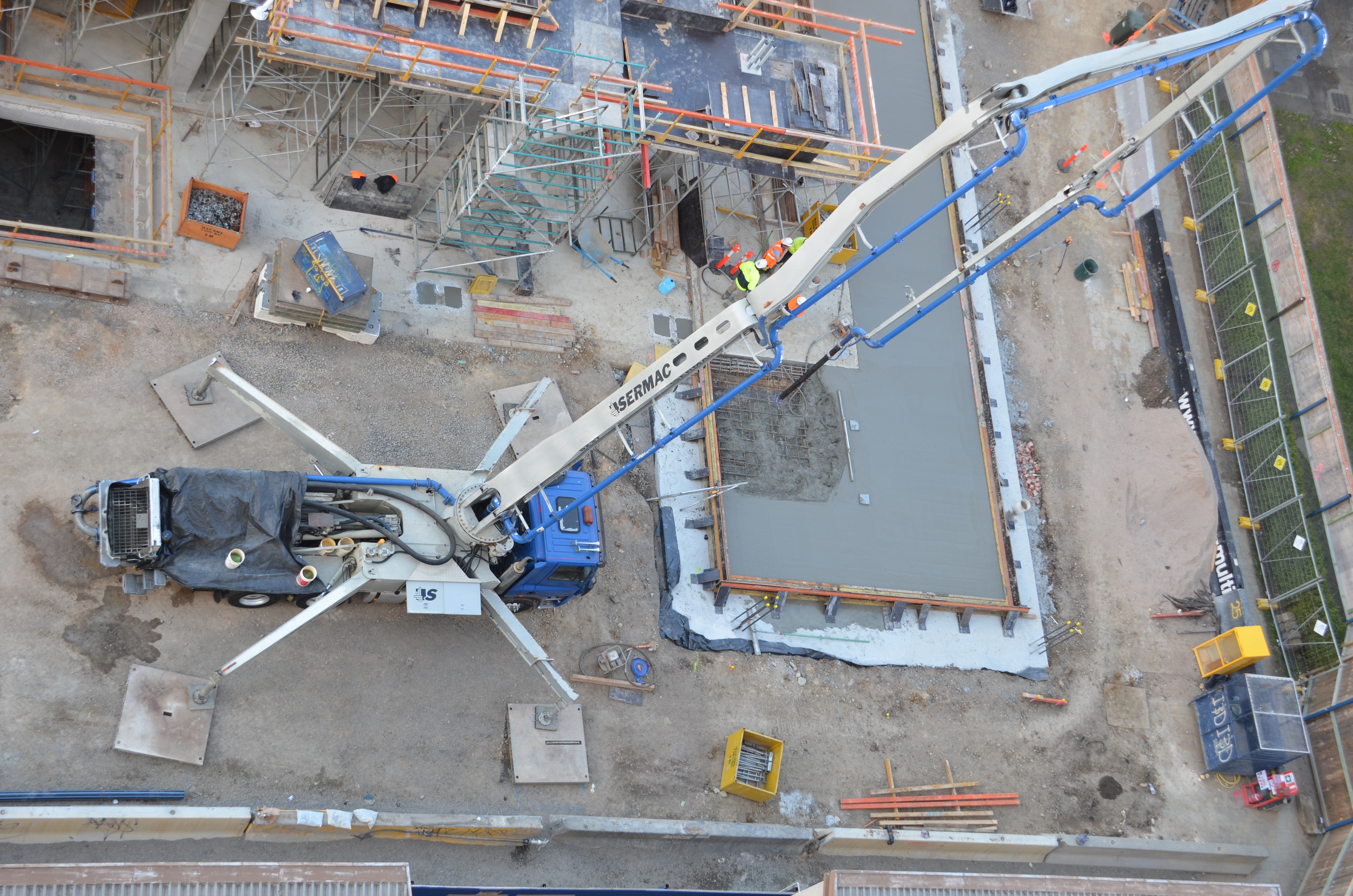 https://archive.abp.unimelb.edu.au/objects/images/Construction/Images/Concrete suspended slabs and beams/Levels 1-5 & formwork/DSC_2021.JPG