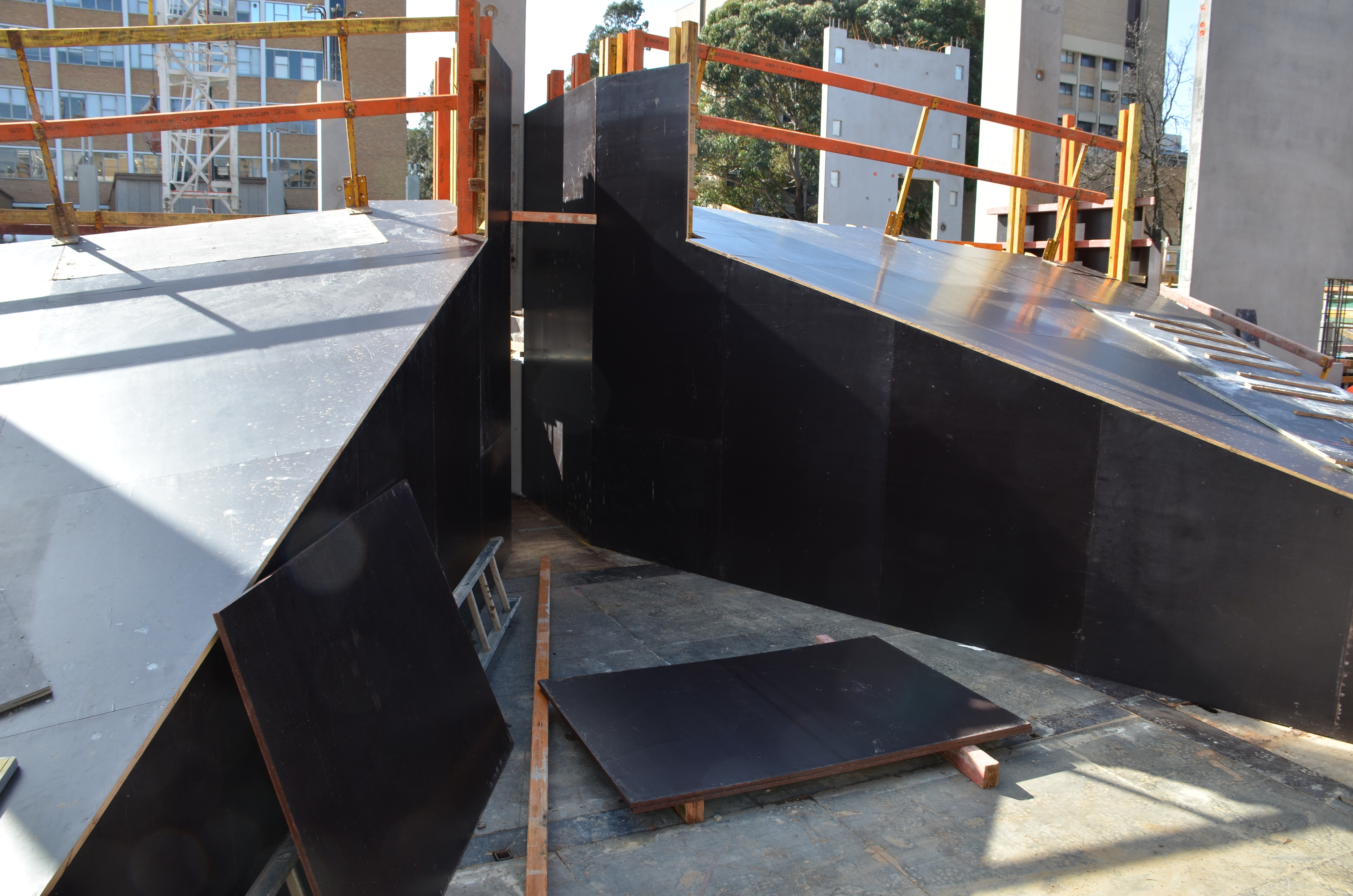 https://archive.abp.unimelb.edu.au/objects/images/Construction/Images/Concrete suspended slabs and beams/Wishbone beams library/DSC_0976.JPG