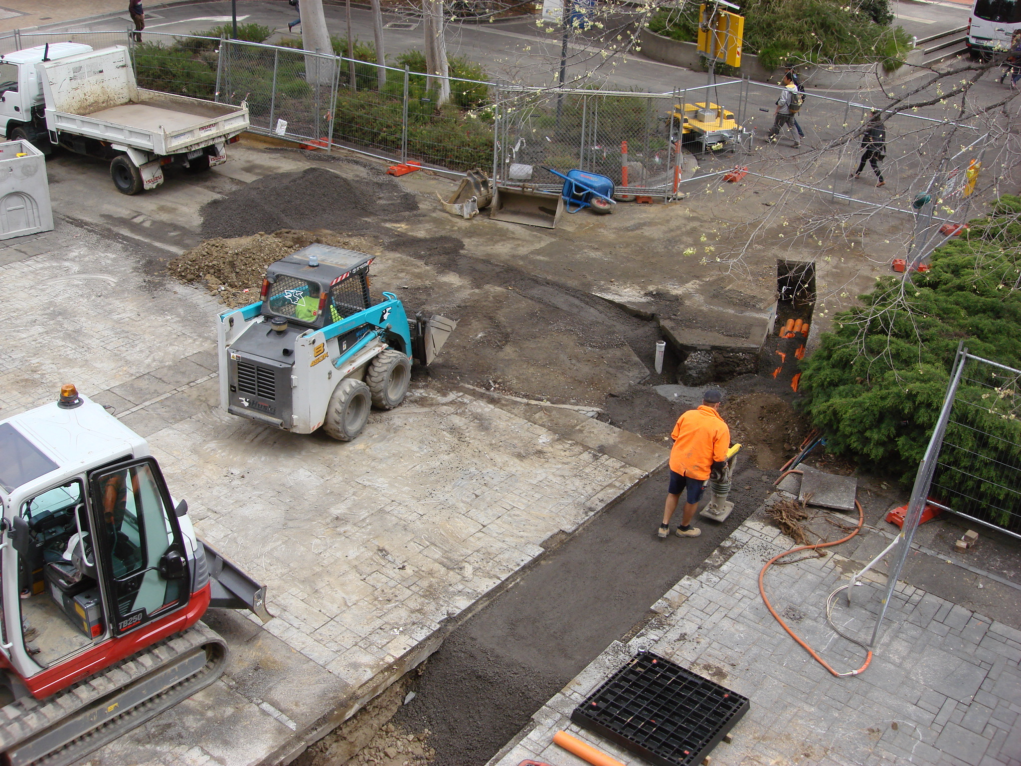 https://archive.abp.unimelb.edu.au/objects/images/Pre-construction/Enabling works/DSC07476.JPG https://archive.abp.unimelb.edu.au/objects/images/Pre-construction/Enabling works/DSC07476.JPG