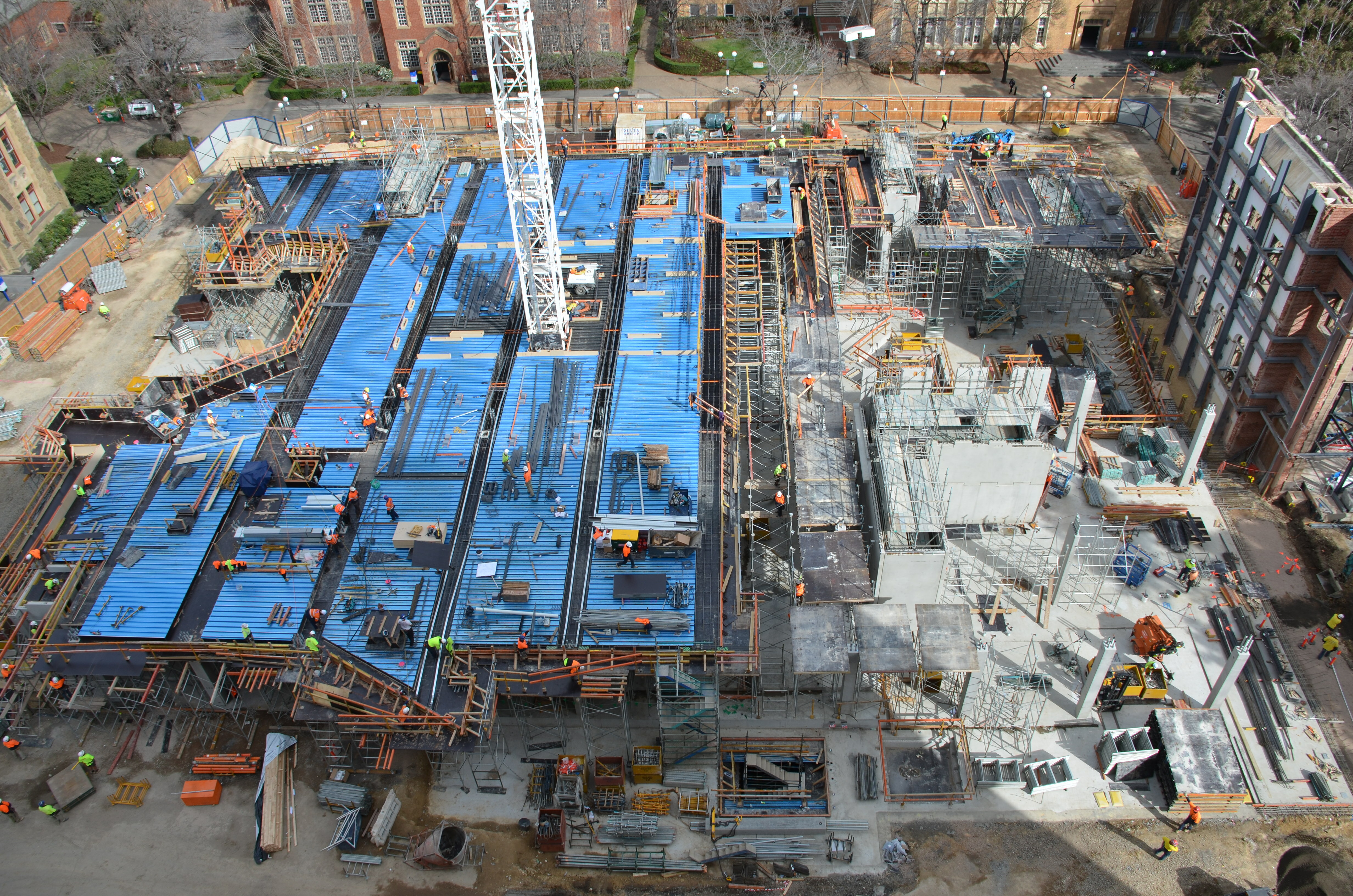 https://archive.abp.unimelb.edu.au/objects/images/Construction/Images/Concrete suspended slabs and beams/Post-tensioned beams & slabs/DSC_1525.JPG