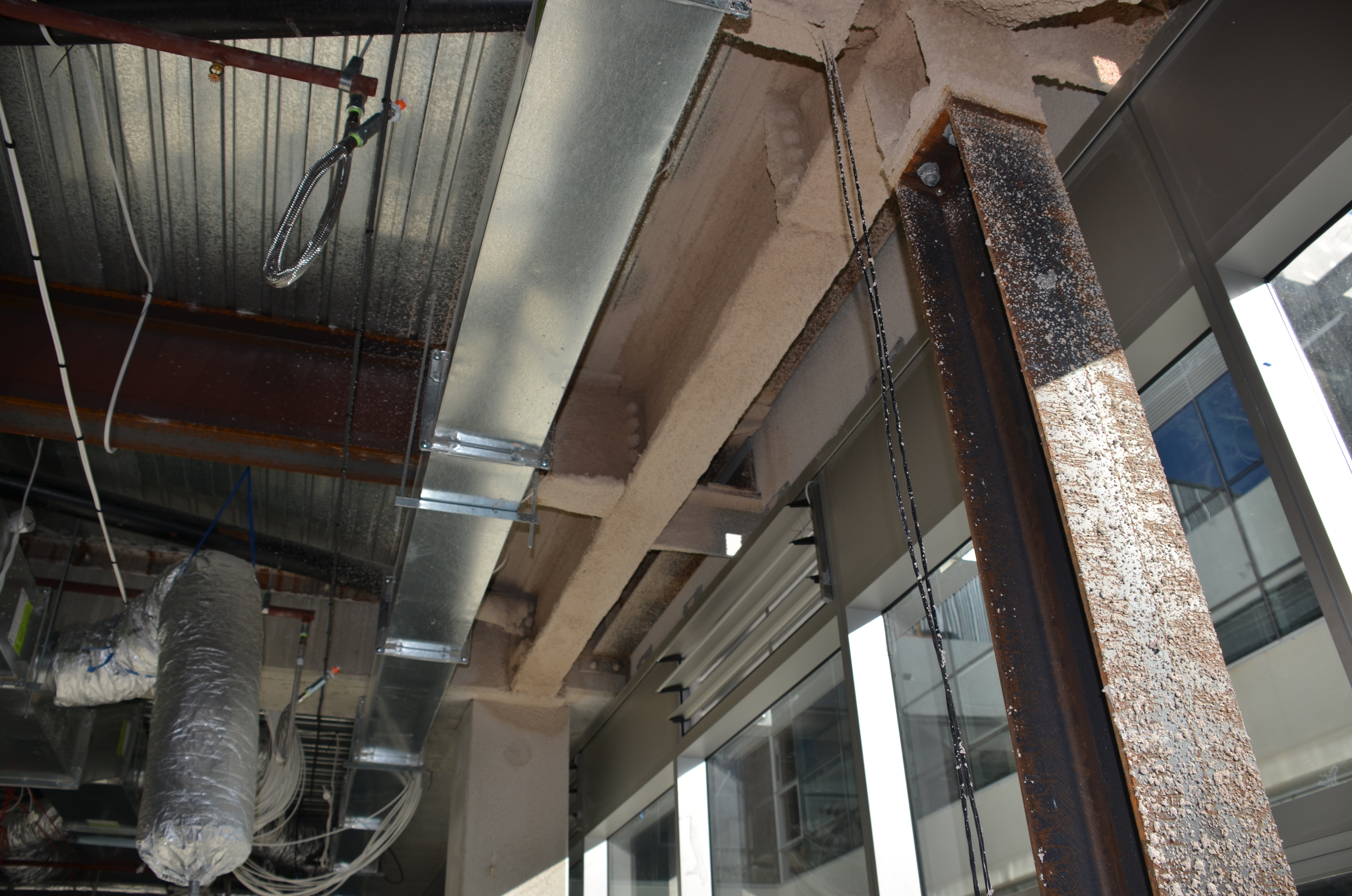 https://archive.abp.unimelb.edu.au/objects/images/Construction/Images/Structural steel/Cantilever/Fire protection and cladding/DSC_6820.JPG