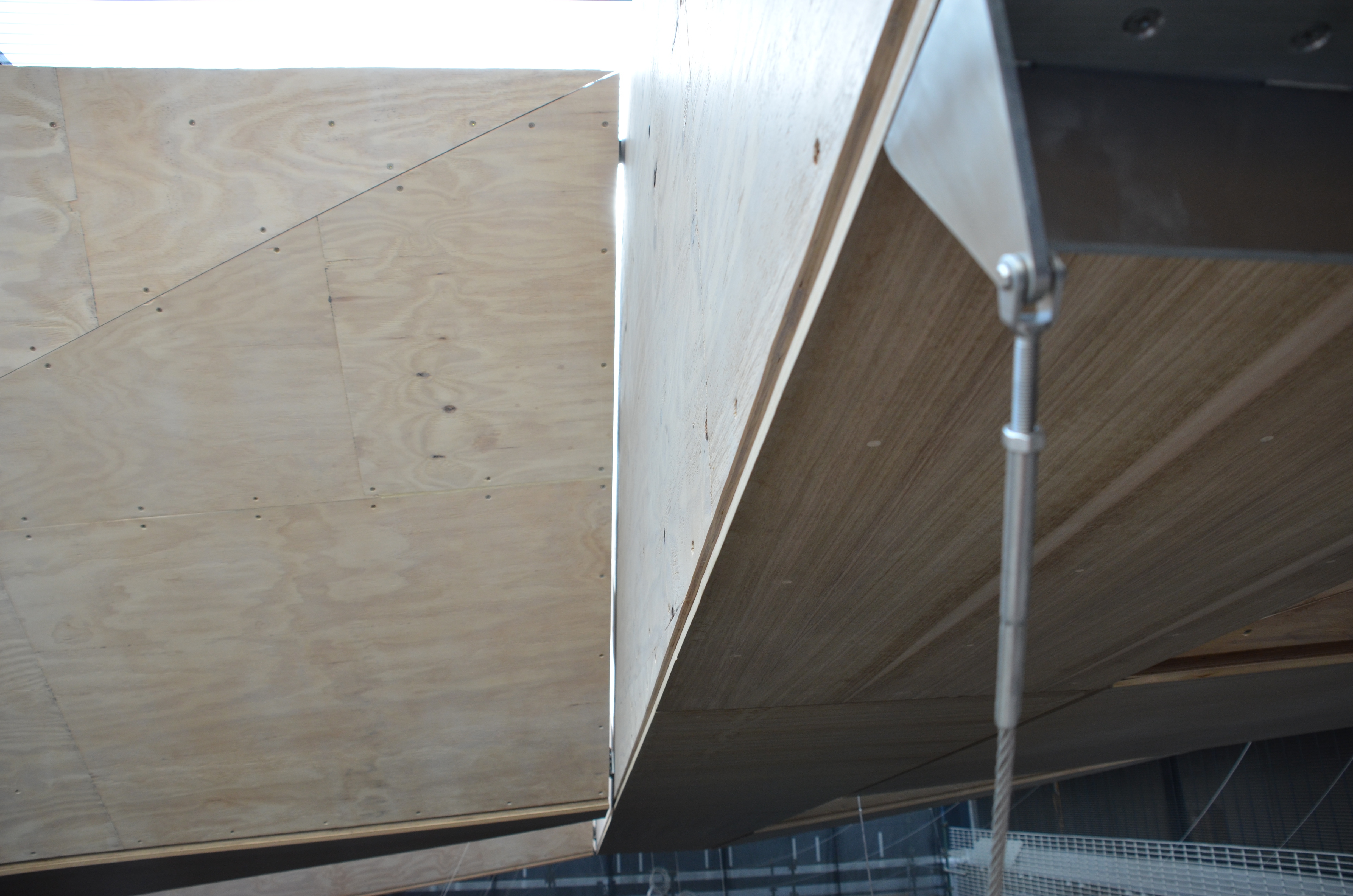 https://archive.abp.unimelb.edu.au/objects/images/Construction/Images/LVL roof beams & coffers/Installation/DSC_8085.JPG