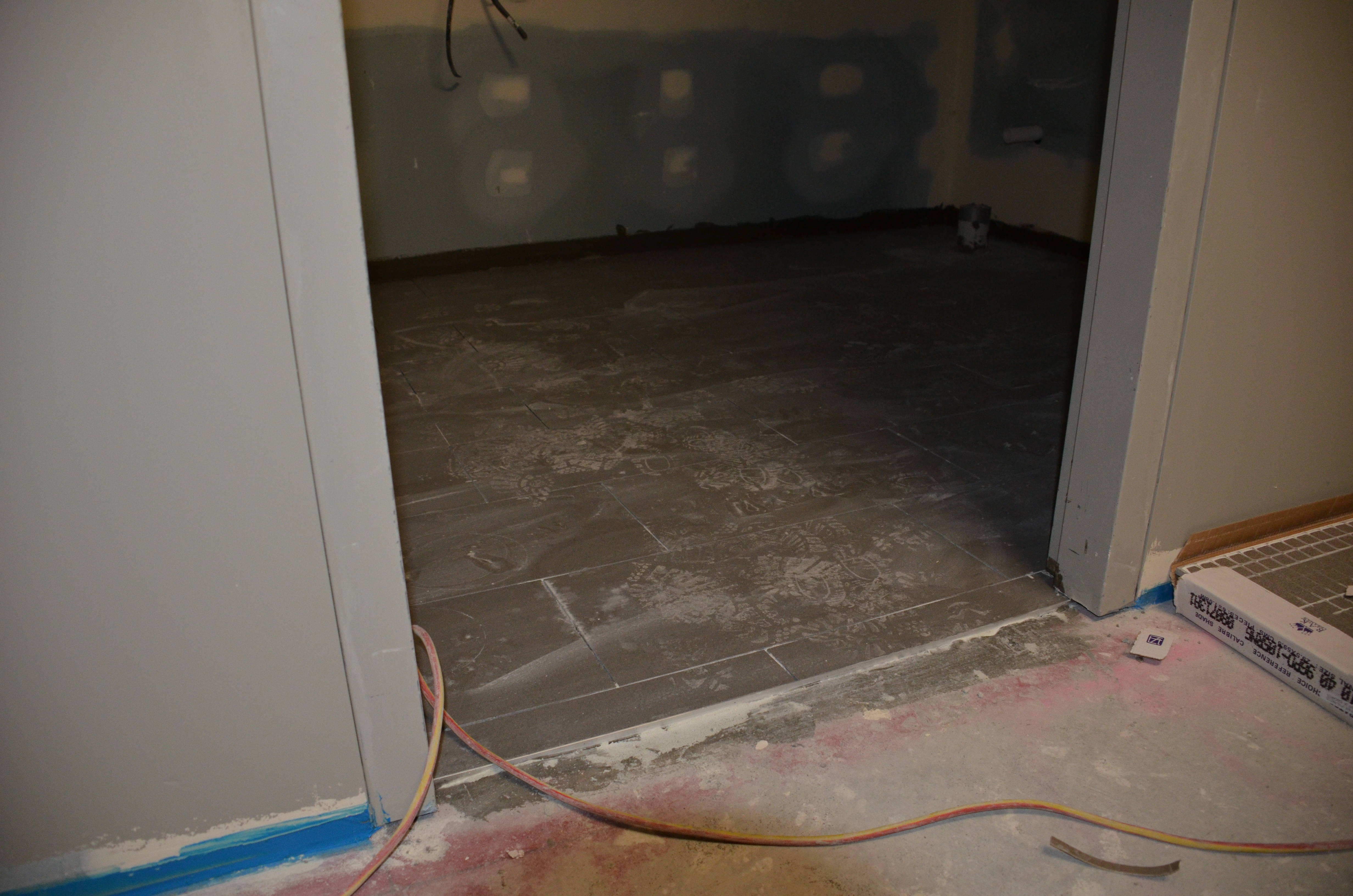https://archive.abp.unimelb.edu.au/objects/images/Construction/Images/Floors and finishes/Tiling wet areas/DSC_7450.JPG