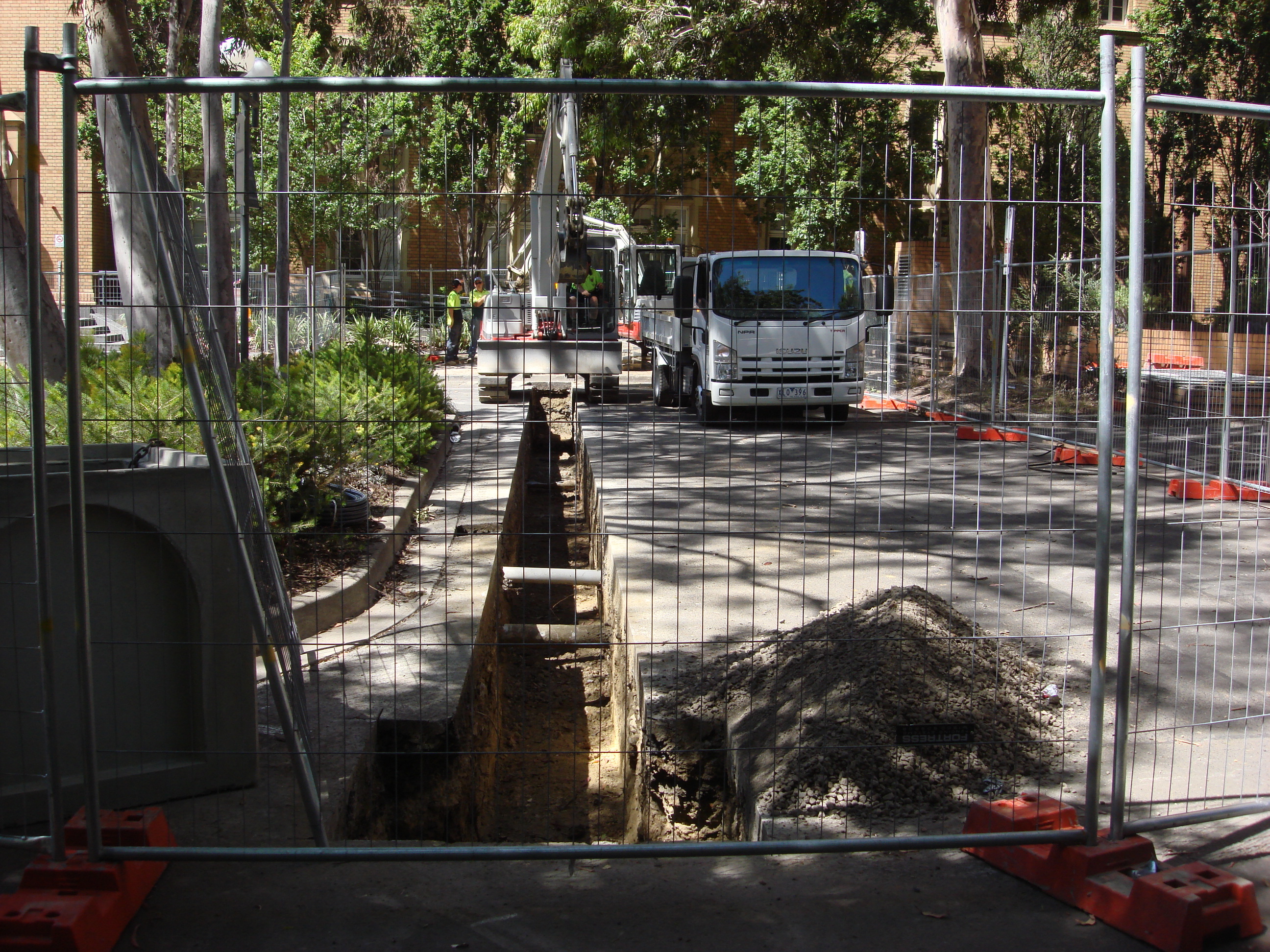 https://archive.abp.unimelb.edu.au/objects/images/Pre-construction/Enabling works/DSC07902.JPG https://archive.abp.unimelb.edu.au/objects/images/Pre-construction/Enabling works/DSC07902.JPG