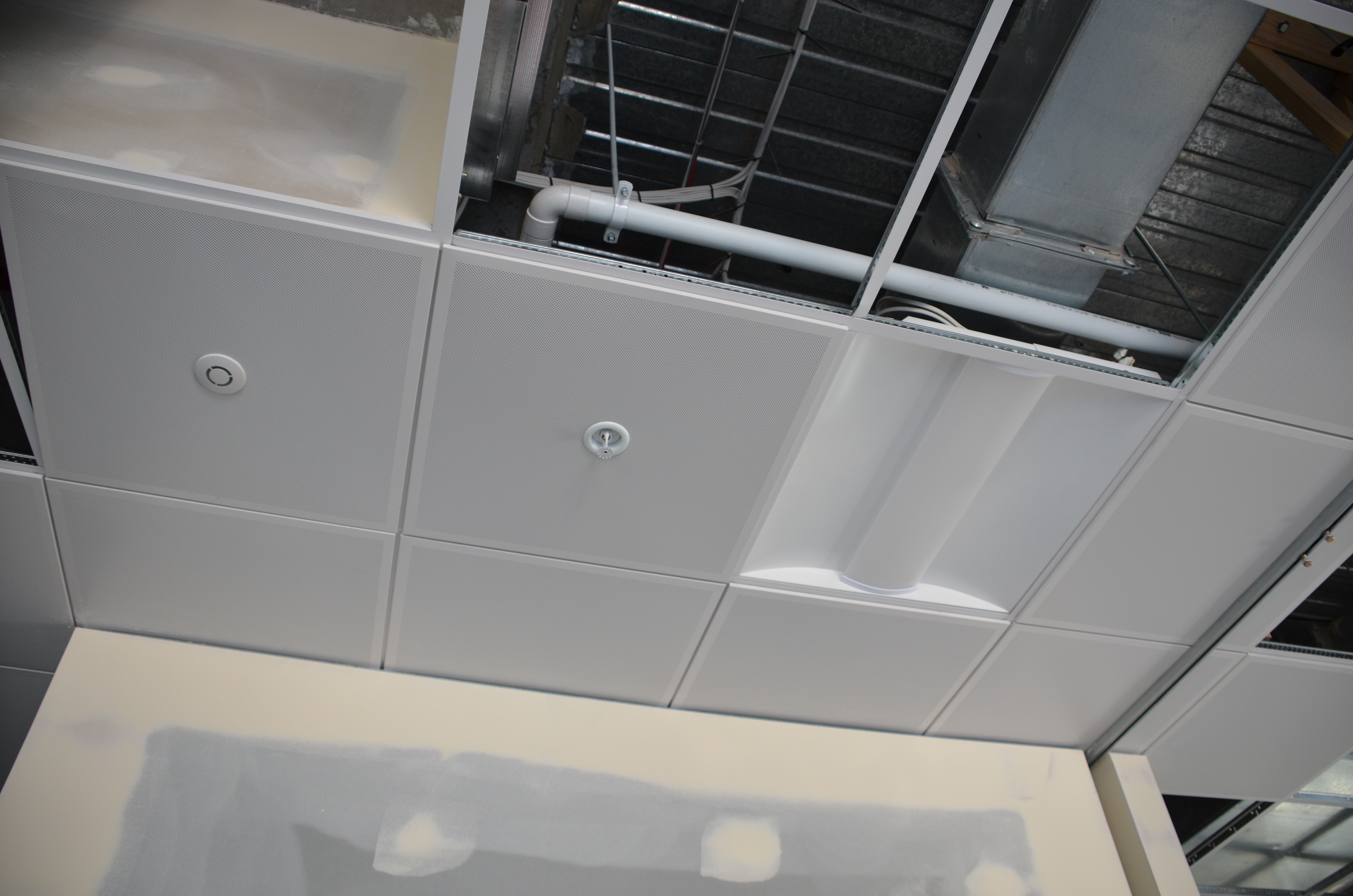 https://archive.abp.unimelb.edu.au/objects/images/Construction/Images/Ceilings/Suspended metal/DSC_6843.JPG