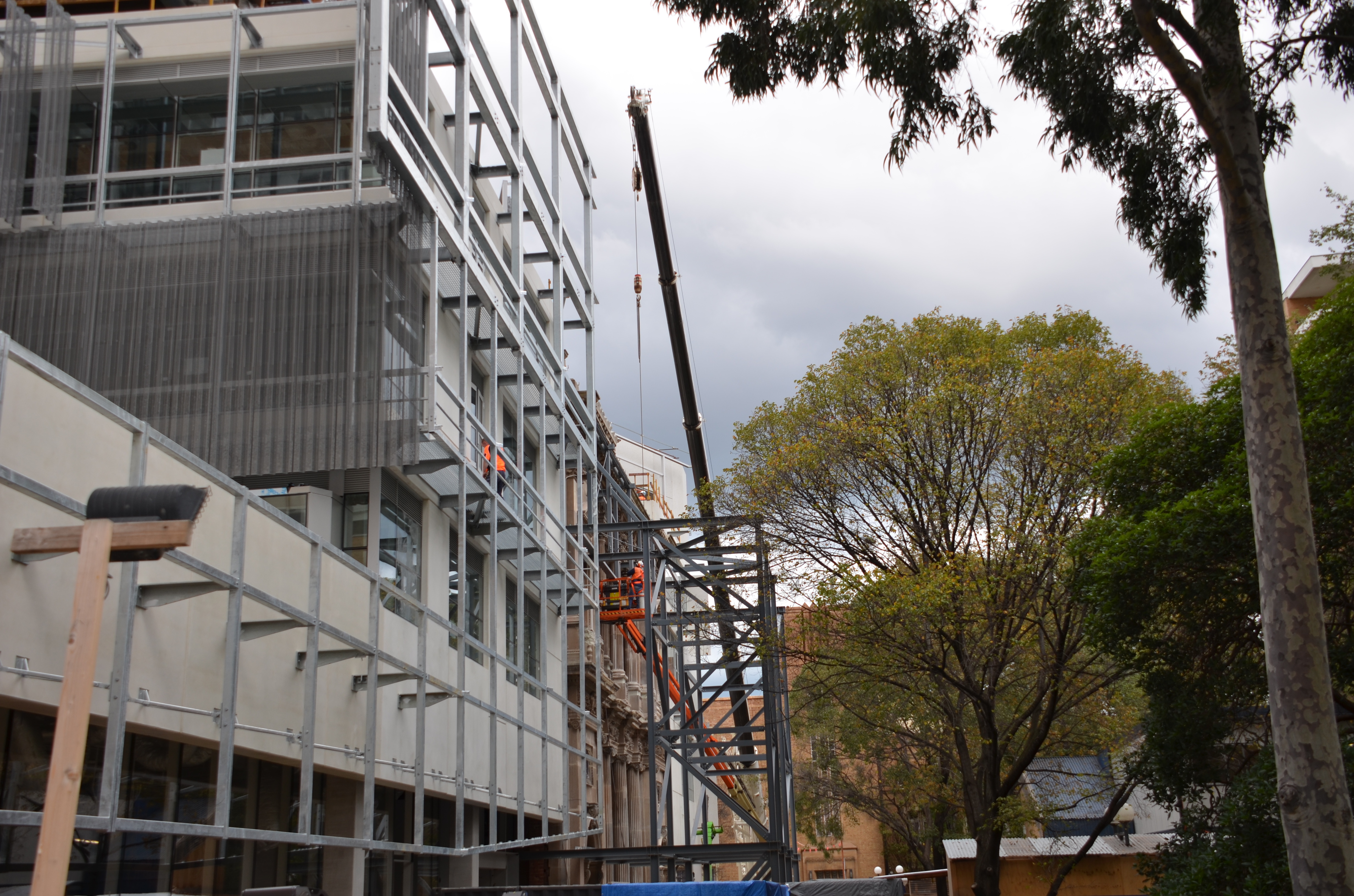 https://archive.abp.unimelb.edu.au/objects/images/Construction/Images/Facades/Joseph Reed/Temporary support removal/DSC_7939.JPG https://archive.abp.unimelb.edu.au/objects/images/Construction/Images/Facades/Joseph Reed/Temporary support removal/DSC_7939.JPG