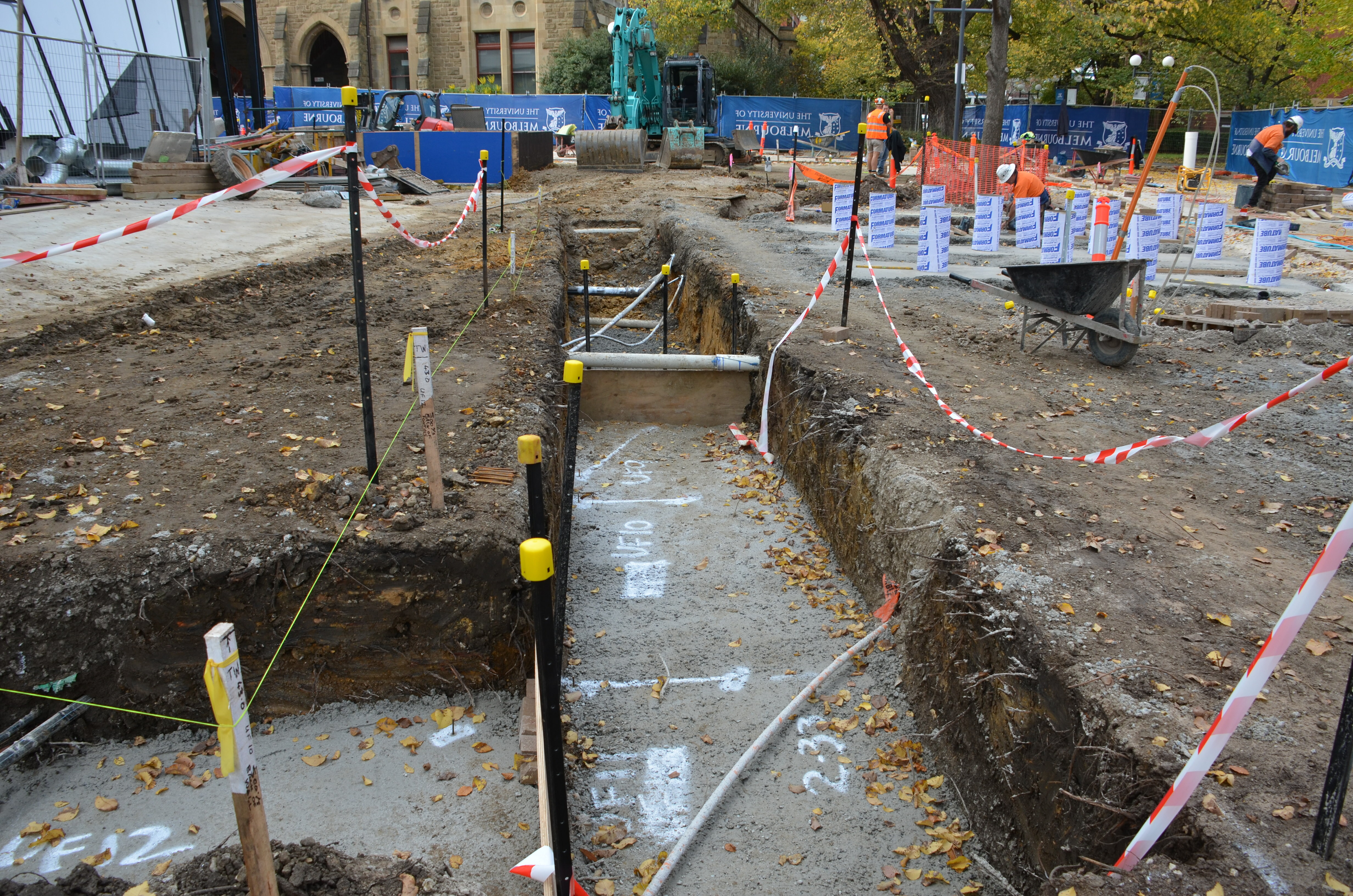 https://archive.abp.unimelb.edu.au/objects/images/Construction/Images/External Works/Precast concrete seating and supports/DSC_8102.JPG