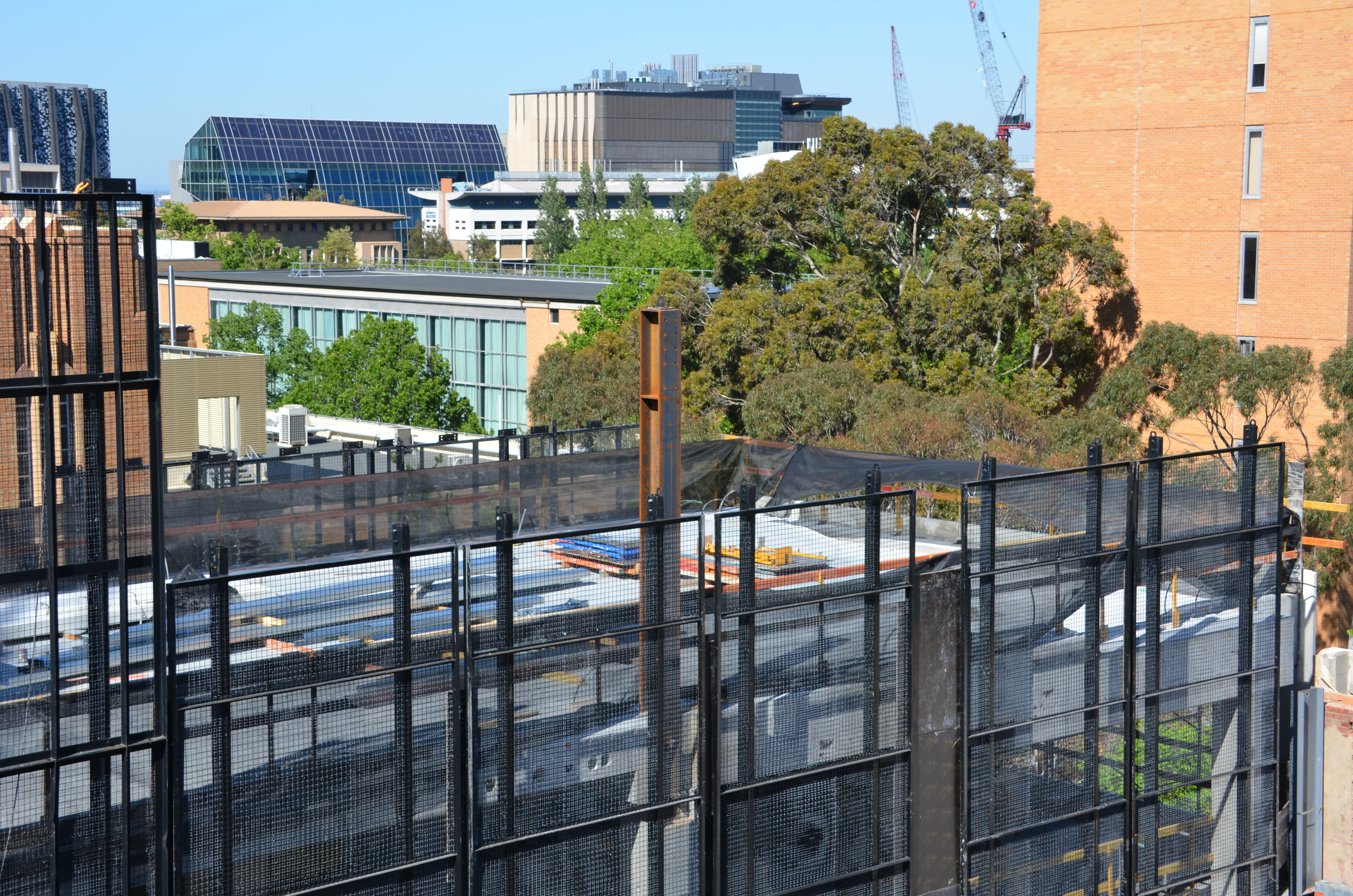 https://archive.abp.unimelb.edu.au/objects/images/Construction/Images/Stairs, walkways and balustrades/Structural steel walkways & support structure/DSC_3335.JPG