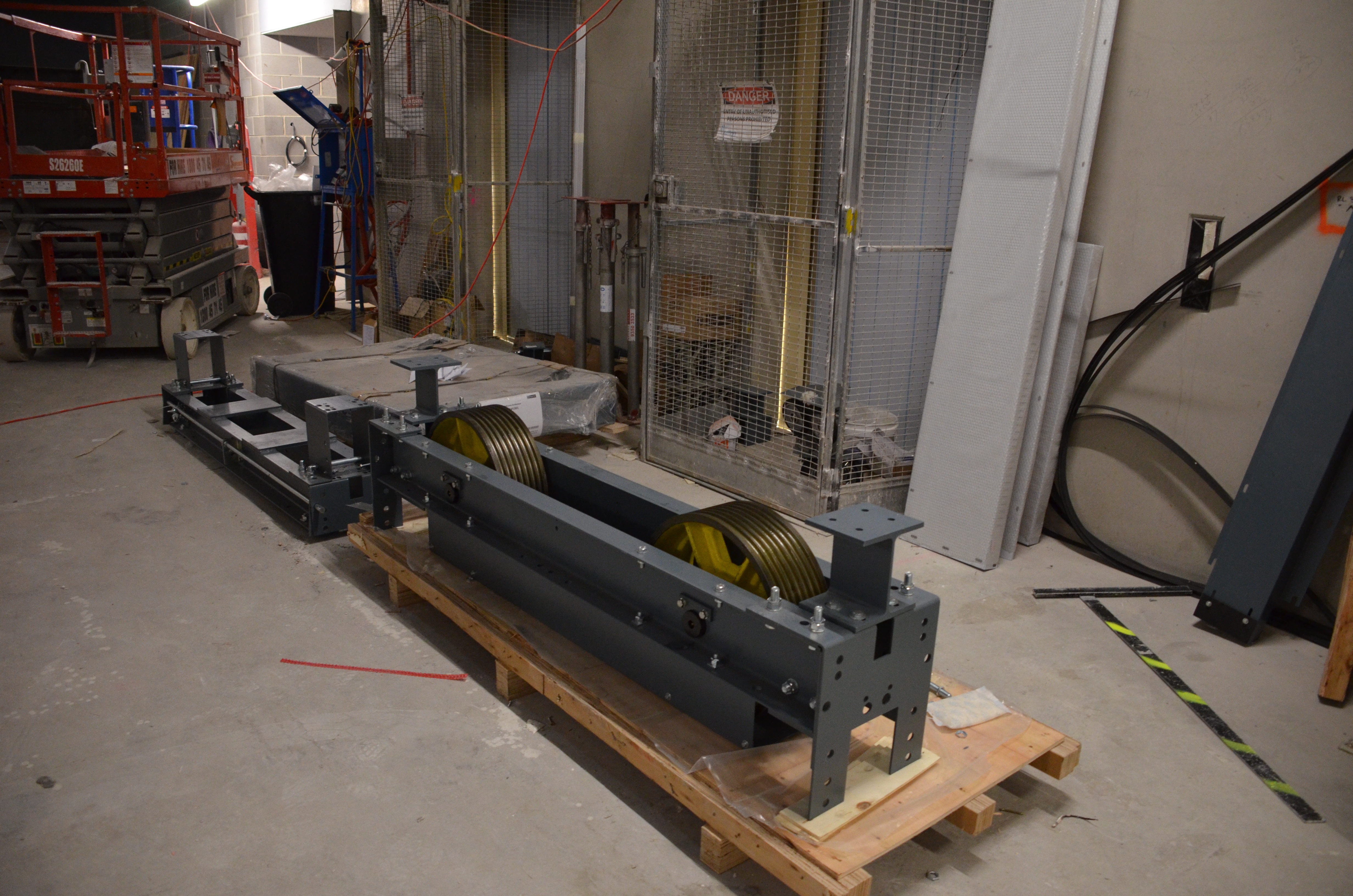 https://archive.abp.unimelb.edu.au/objects/images/Construction/Images/Services/Lift installation/Main lift bank/DSC_6637.JPG