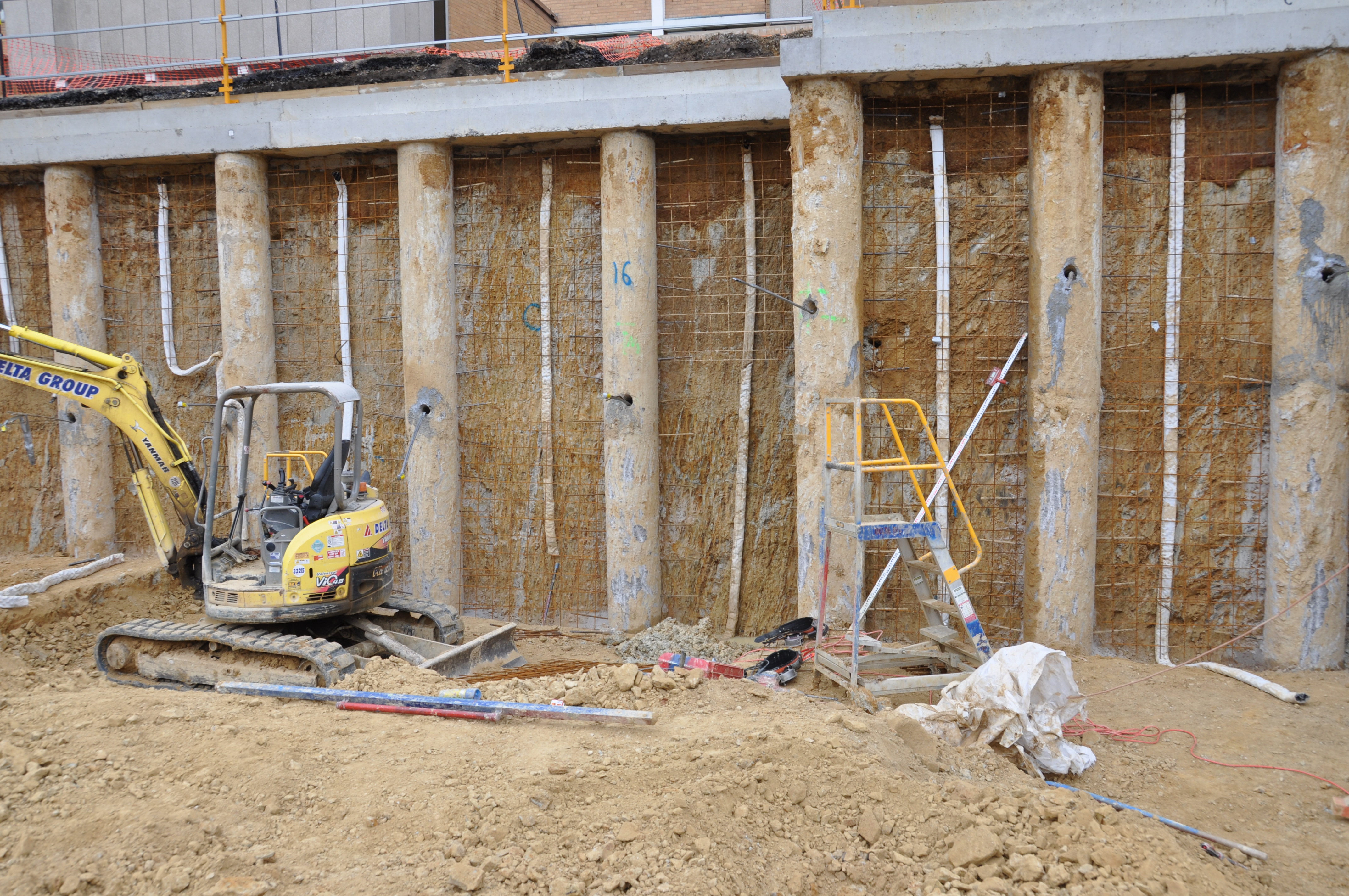 https://archive.abp.unimelb.edu.au/objects/images/Construction/Images/Basement/Shotcrete walls & drainage/DSC_0166.JPG https://archive.abp.unimelb.edu.au/objects/images/Construction/Images/Basement/Shotcrete walls & drainage/DSC_0166.JPG