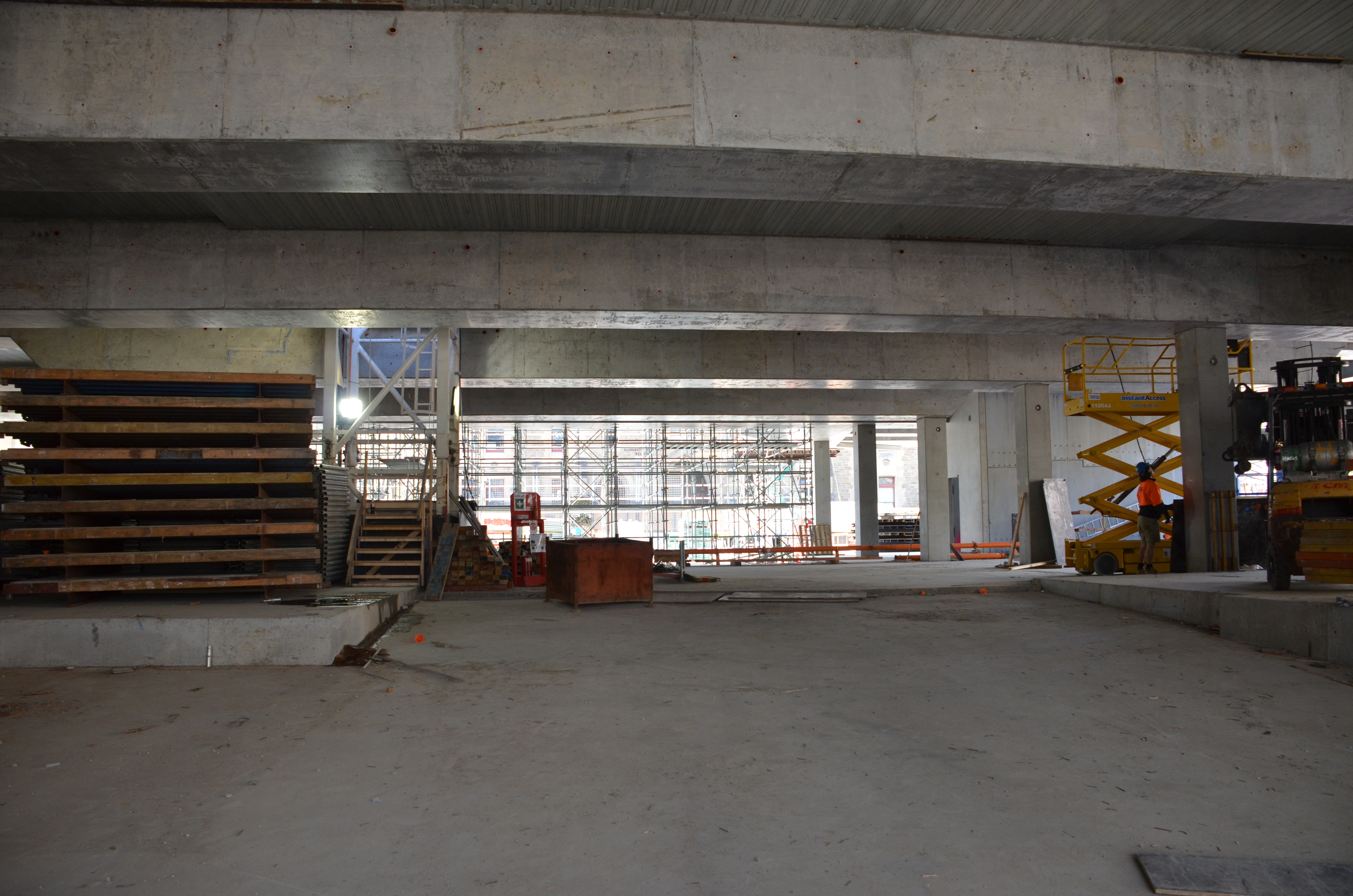 https://archive.abp.unimelb.edu.au/objects/images/Construction/Images/Concrete suspended slabs and beams/Formwork stripping/DSC_2477.JPG https://archive.abp.unimelb.edu.au/objects/images/Construction/Images/Concrete suspended slabs and beams/Formwork stripping/DSC_2477.JPG