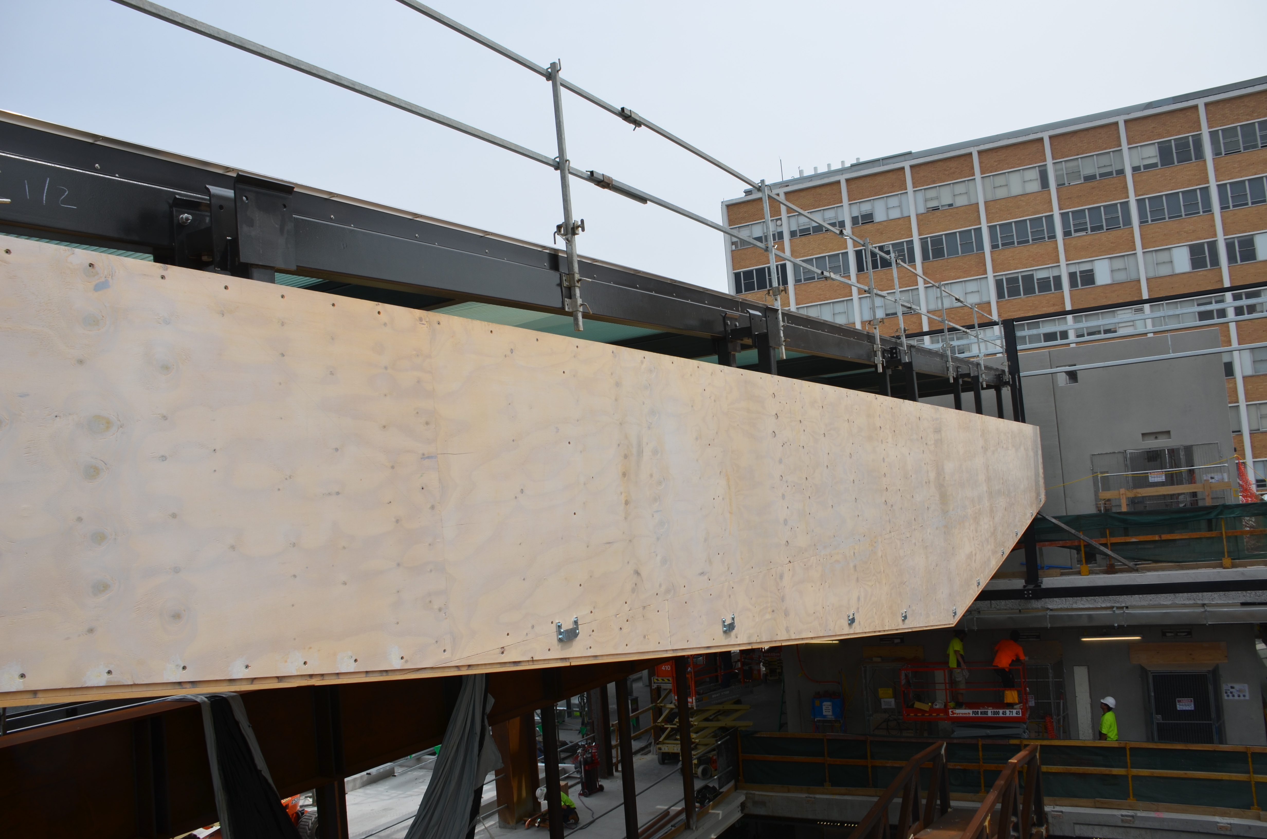 https://archive.abp.unimelb.edu.au/objects/images/Construction/Images/Roof/Glazed atrium roof/Delivery & Installation/DSC_5239.JPG https://archive.abp.unimelb.edu.au/objects/images/Construction/Images/Roof/Glazed atrium roof/Delivery & Installation/DSC_5239.JPG