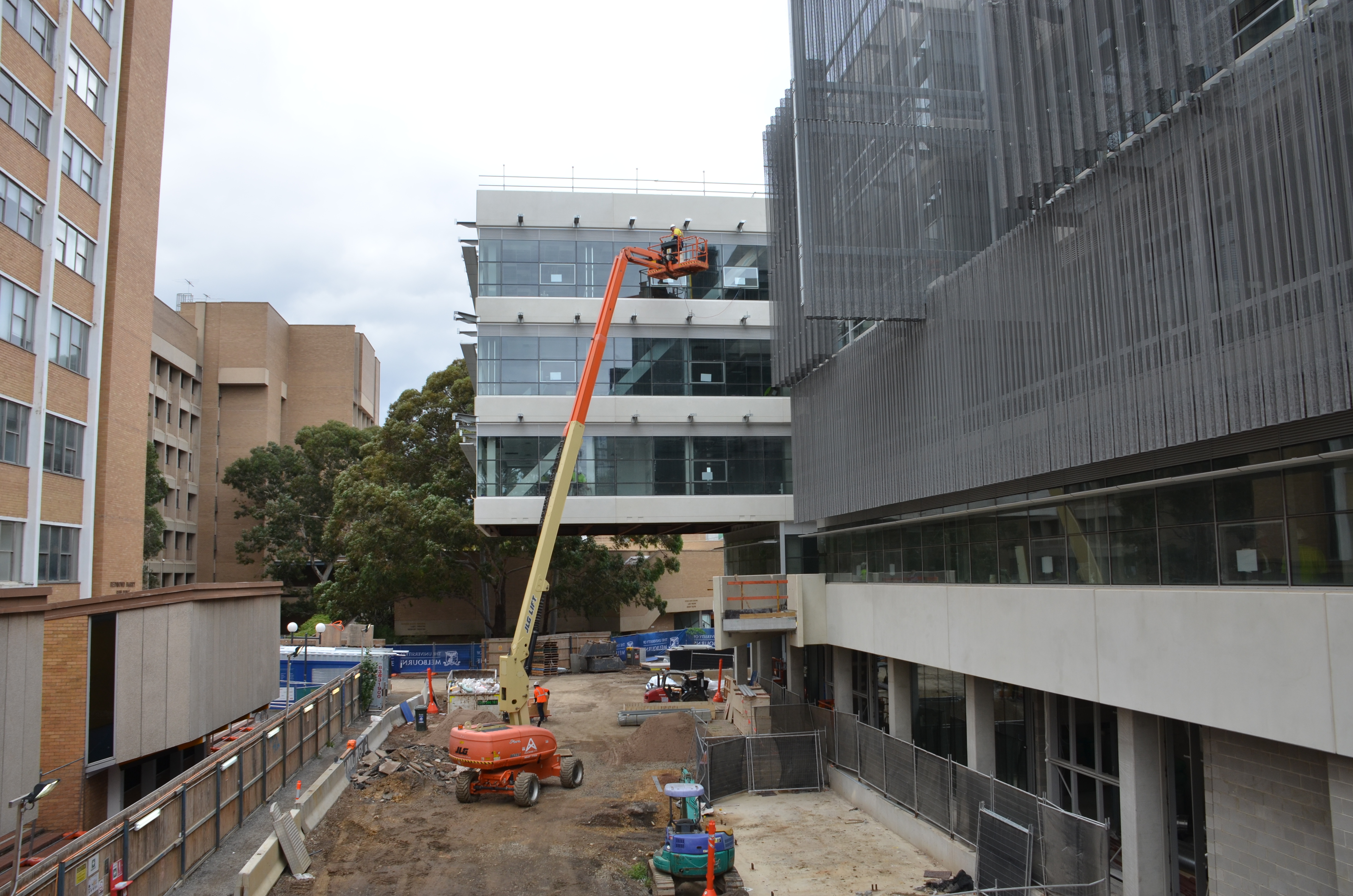https://archive.abp.unimelb.edu.au/objects/images/Construction/Images/Facades/Zinc screens & access platforms/Zinc screens and frames/DSC_7533.JPG https://archive.abp.unimelb.edu.au/objects/images/Construction/Images/Facades/Zinc screens & access platforms/Zinc screens and frames/DSC_7533.JPG