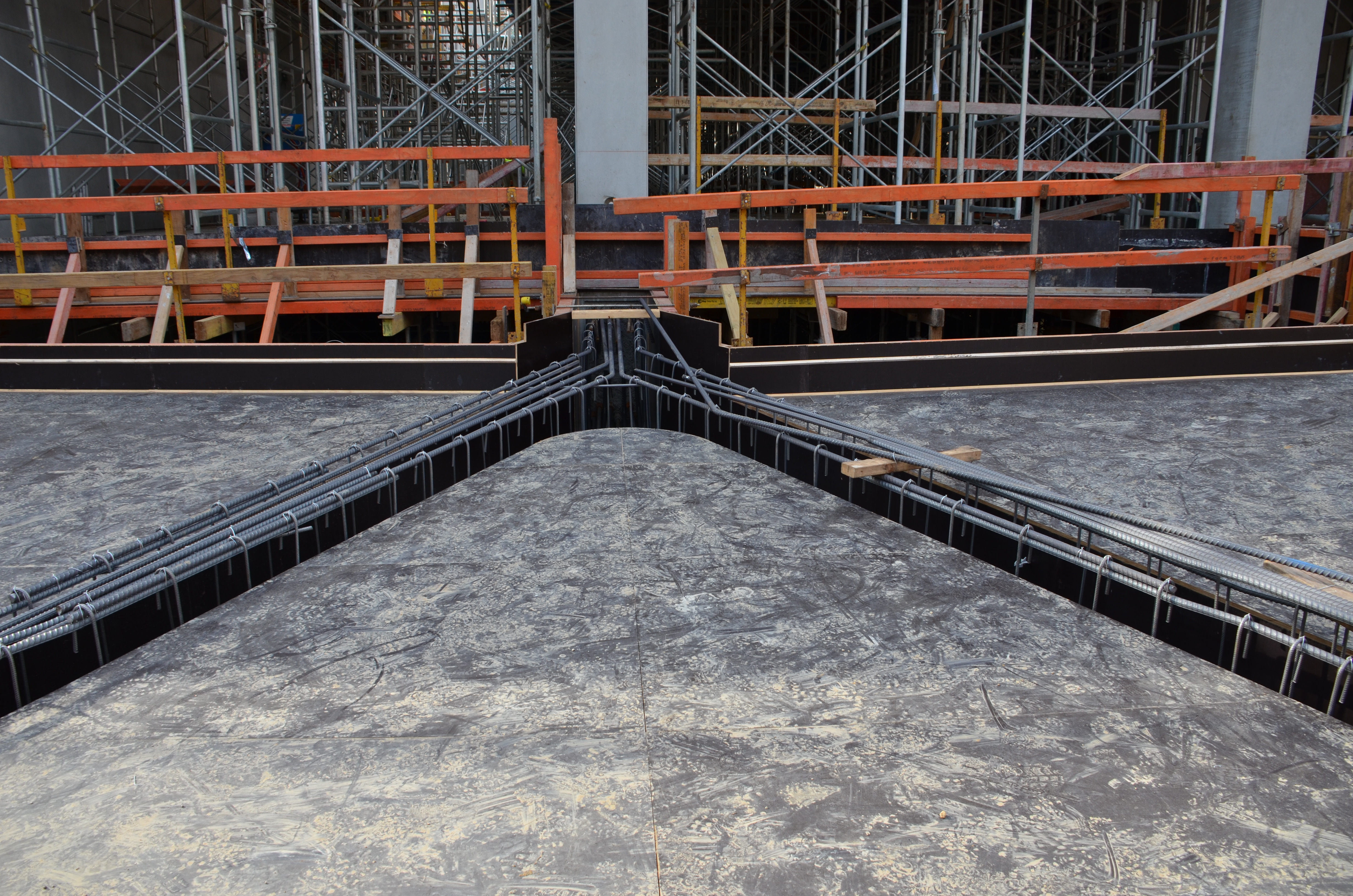 https://archive.abp.unimelb.edu.au/objects/images/Construction/Images/Concrete suspended slabs and beams/Wishbone beams library/DSC_1658.JPG