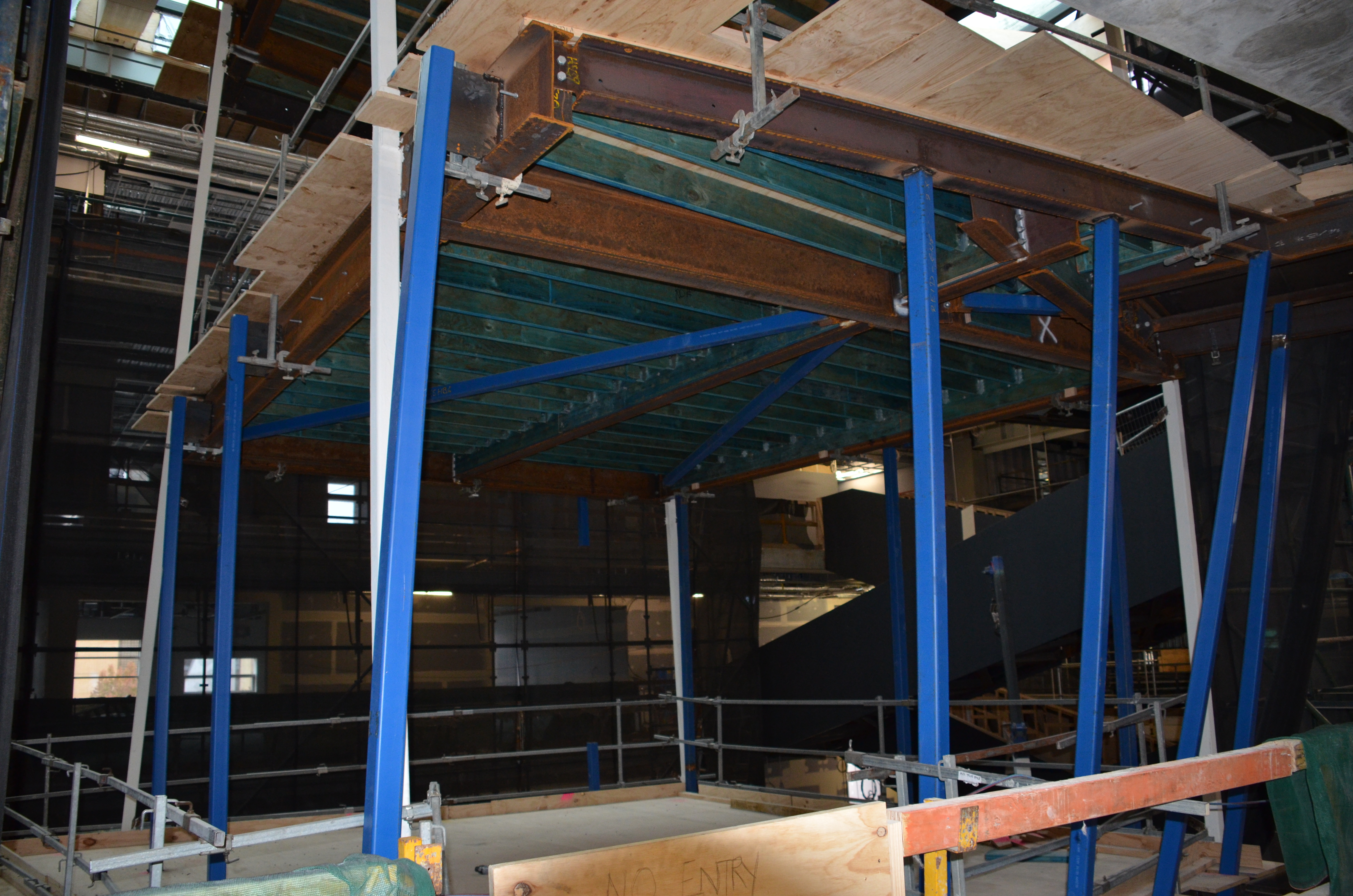 https://archive.abp.unimelb.edu.au/objects/images/Construction/Images/Hanging studio/Steel framing/DSC_7015.JPG