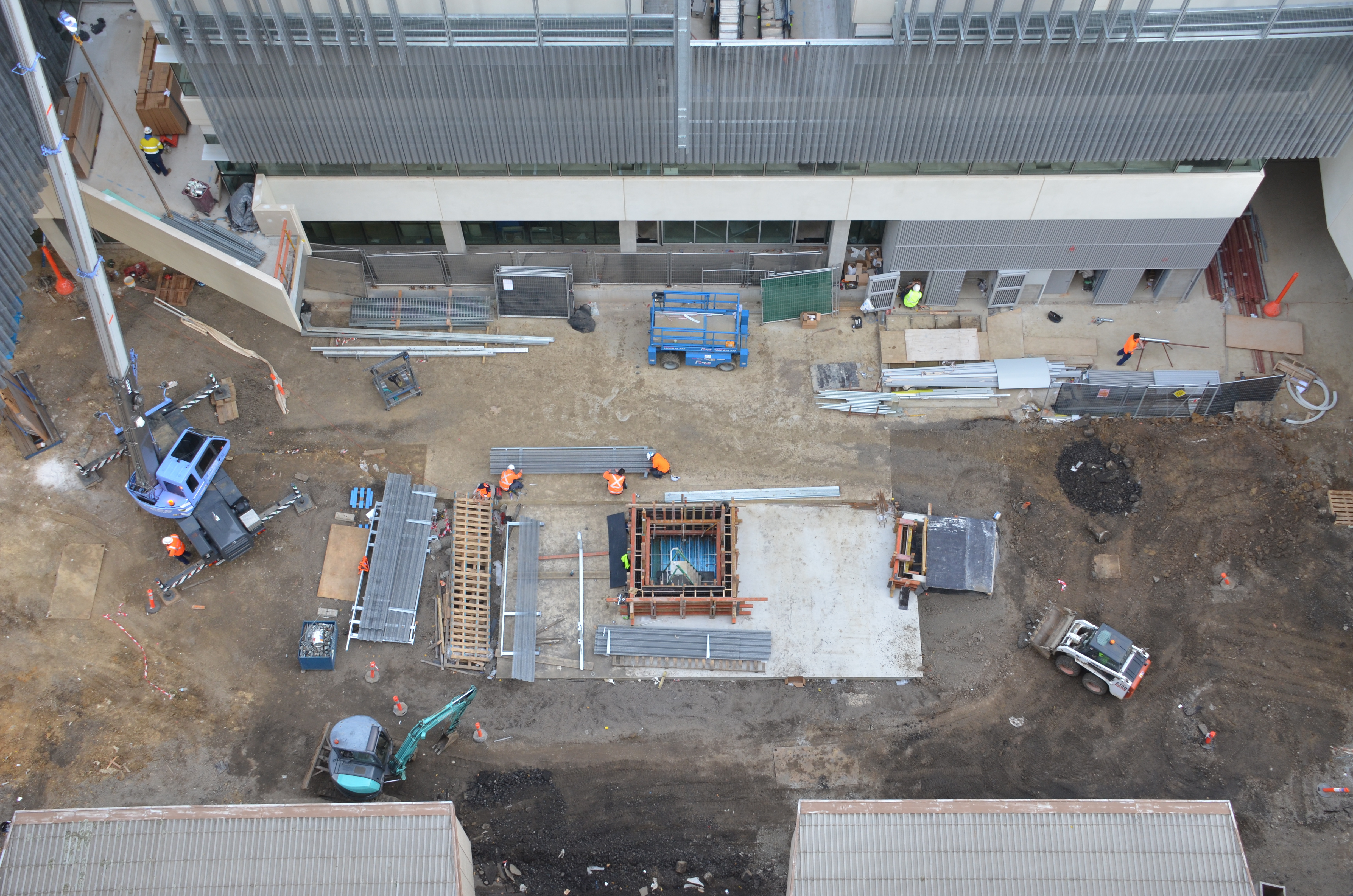 https://archive.abp.unimelb.edu.au/objects/images/Construction/Images/Services/Mechanical/Air intake plenums/DSC_8493.JPG