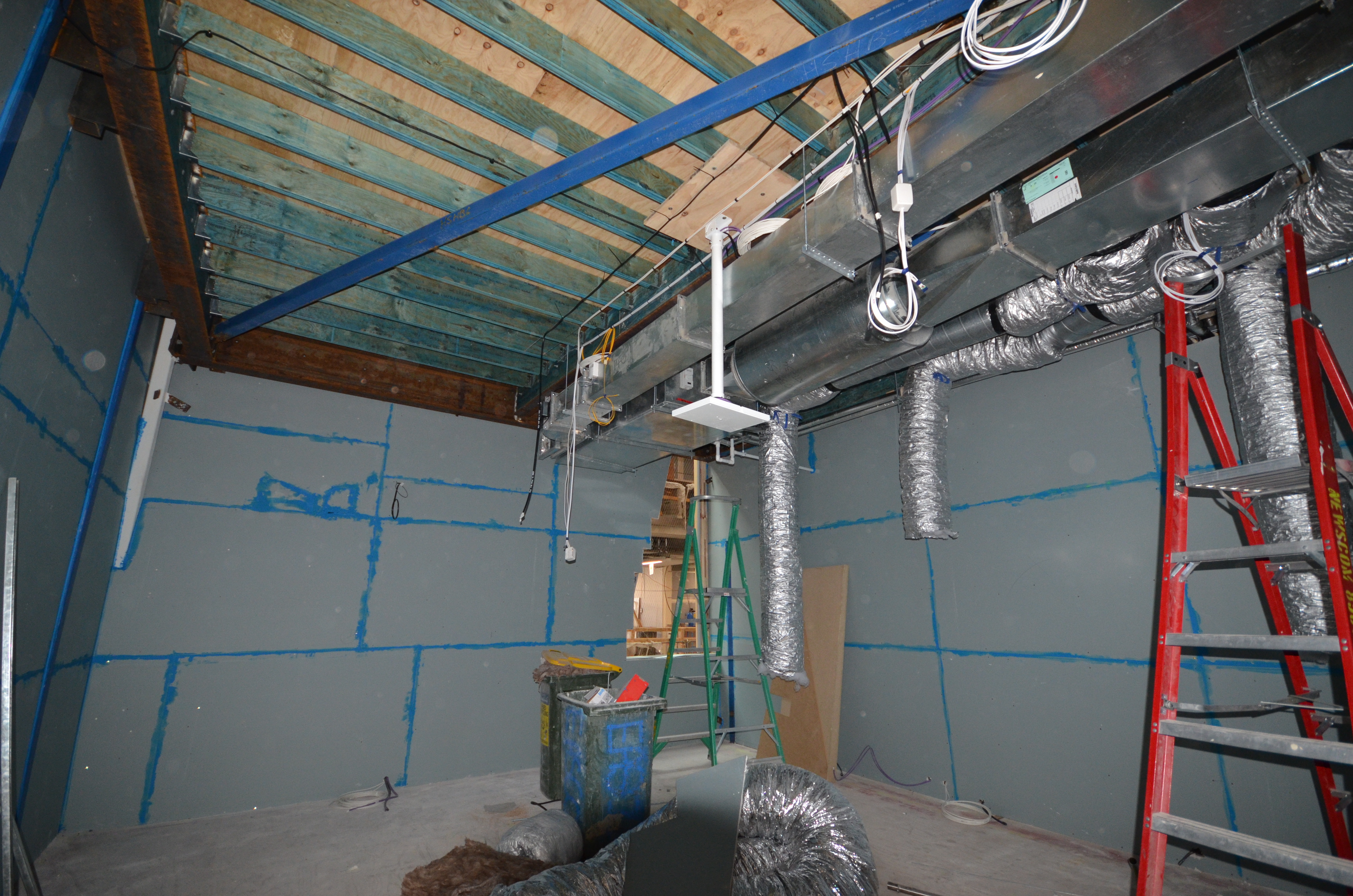 https://archive.abp.unimelb.edu.au/objects/images/Construction/Images/Hanging studio/Internal plasterboard lining and framing/DSC_8426.JPG