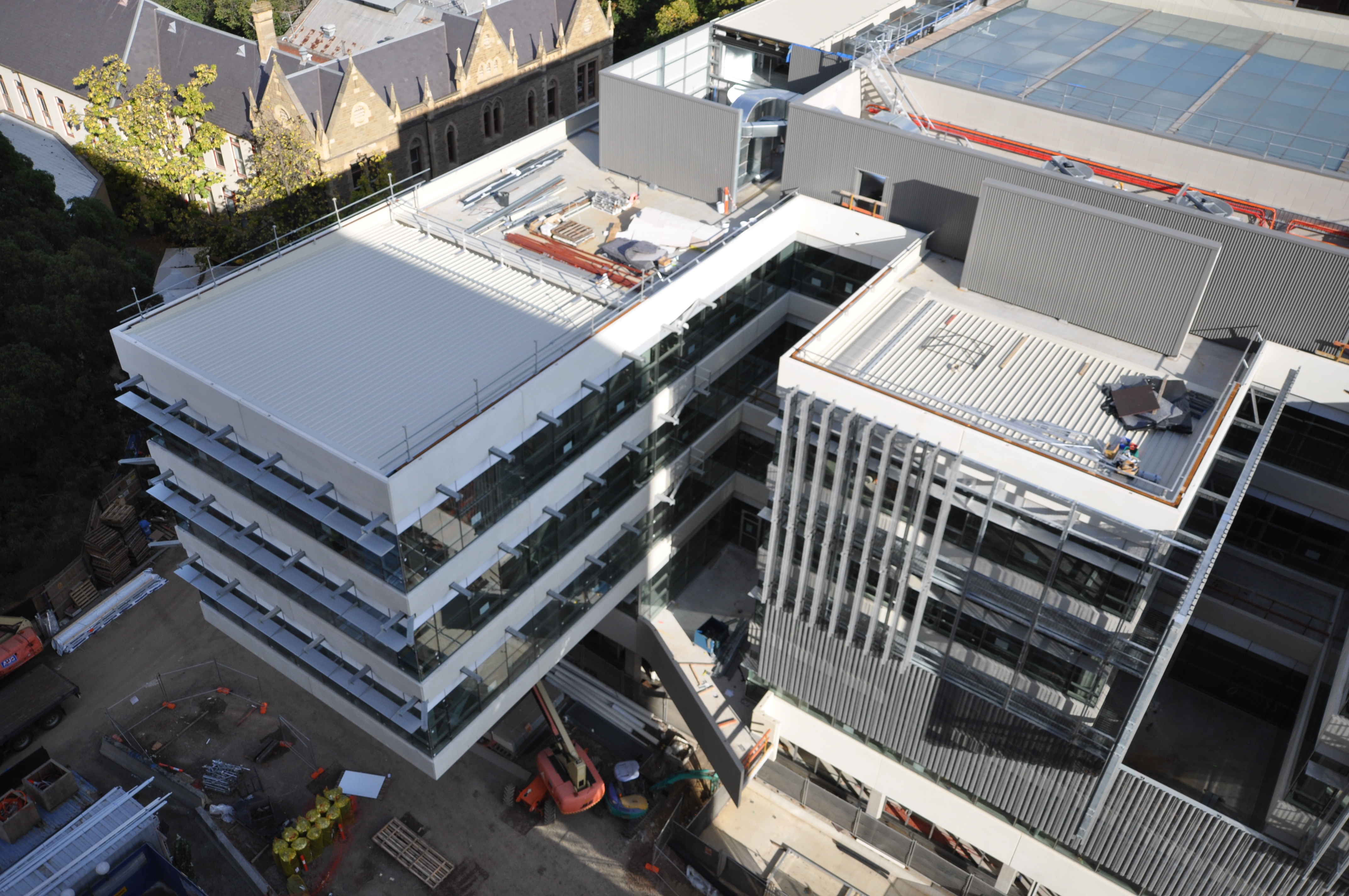 https://archive.abp.unimelb.edu.au/objects/images/Construction/Images/Structural steel/Cantilever/Erection/DSC_7236.JPG