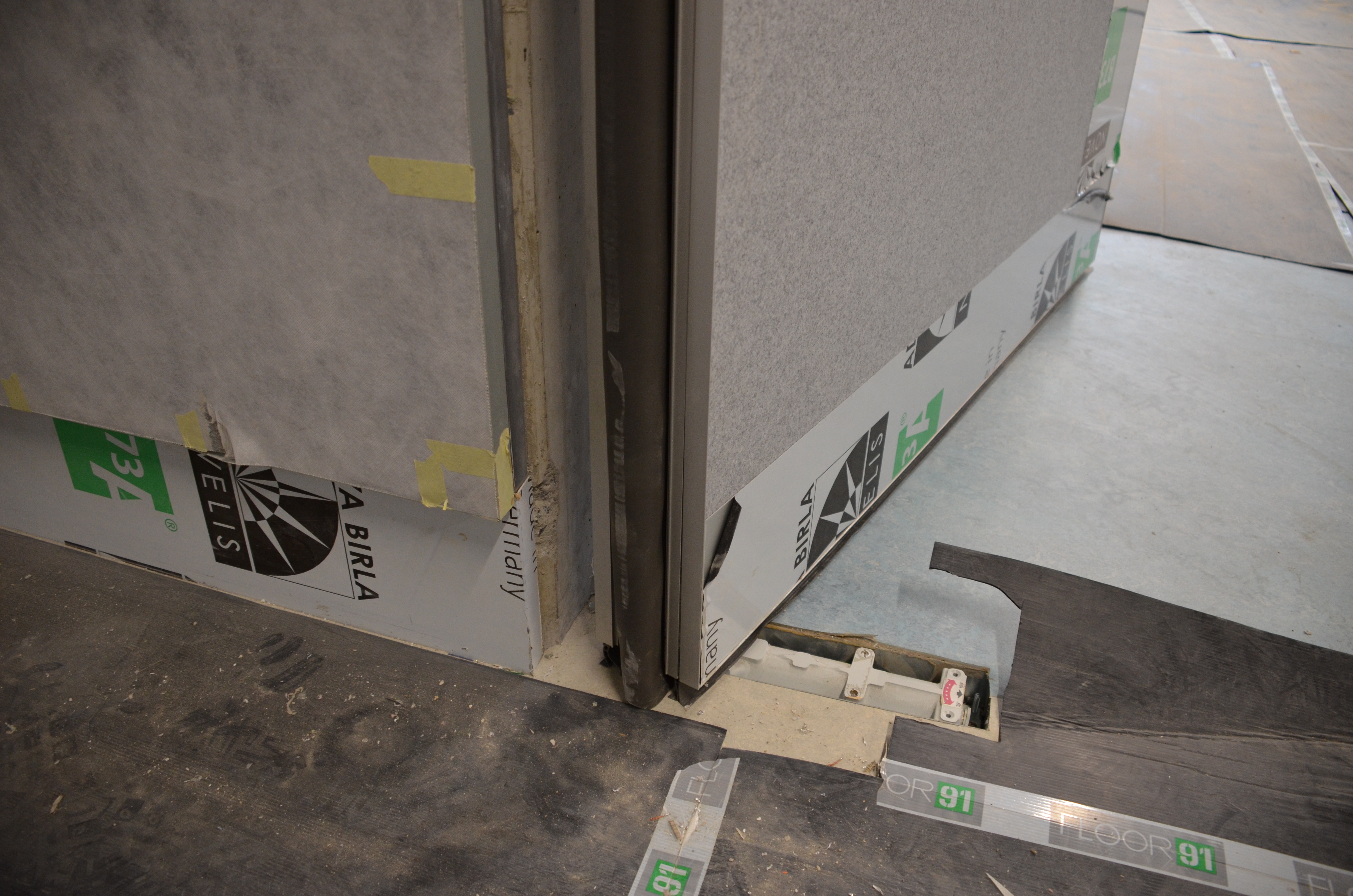 https://archive.abp.unimelb.edu.au/objects/images/Construction/Images/Doors and door frames/Studio folding doors/DSC_8715.JPG