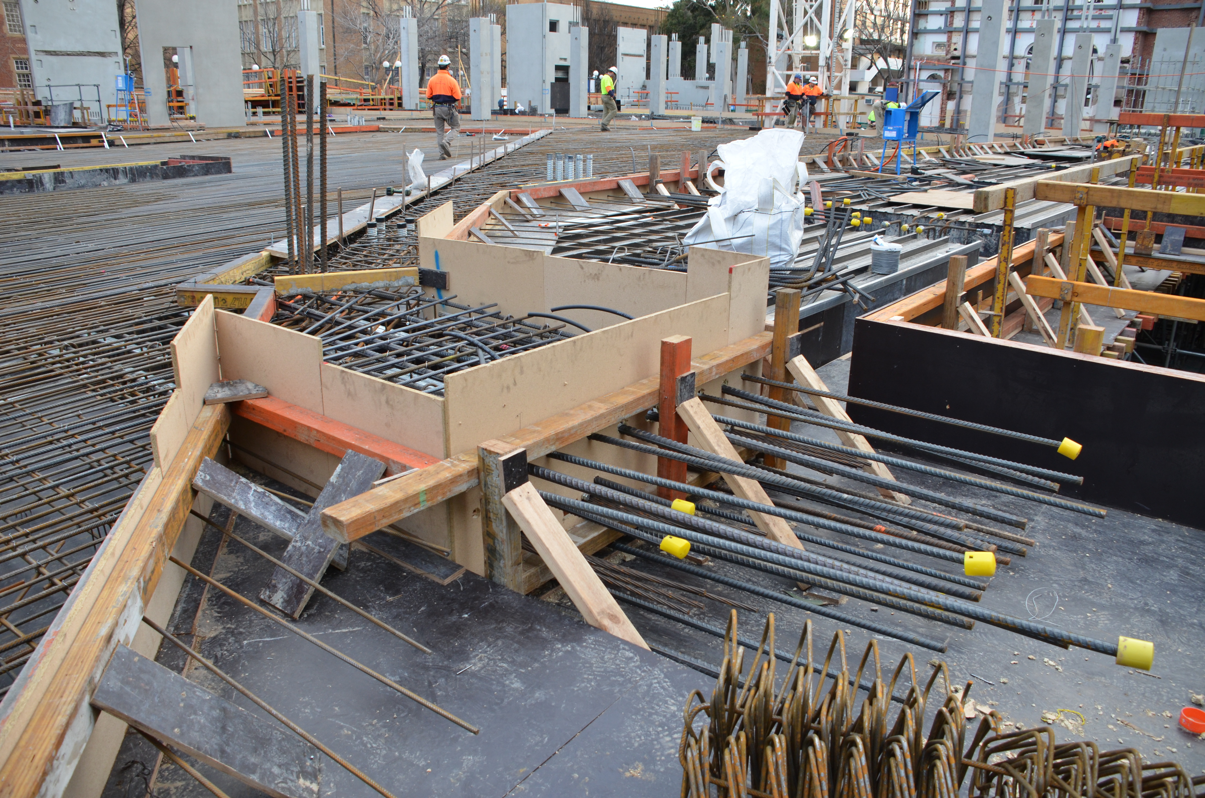 https://archive.abp.unimelb.edu.au/objects/images/Construction/Images/Concrete suspended slabs and beams/Ground level & formwork/DSC_1285.JPG https://archive.abp.unimelb.edu.au/objects/images/Construction/Images/Concrete suspended slabs and beams/Ground level & formwork/DSC_1285.JPG