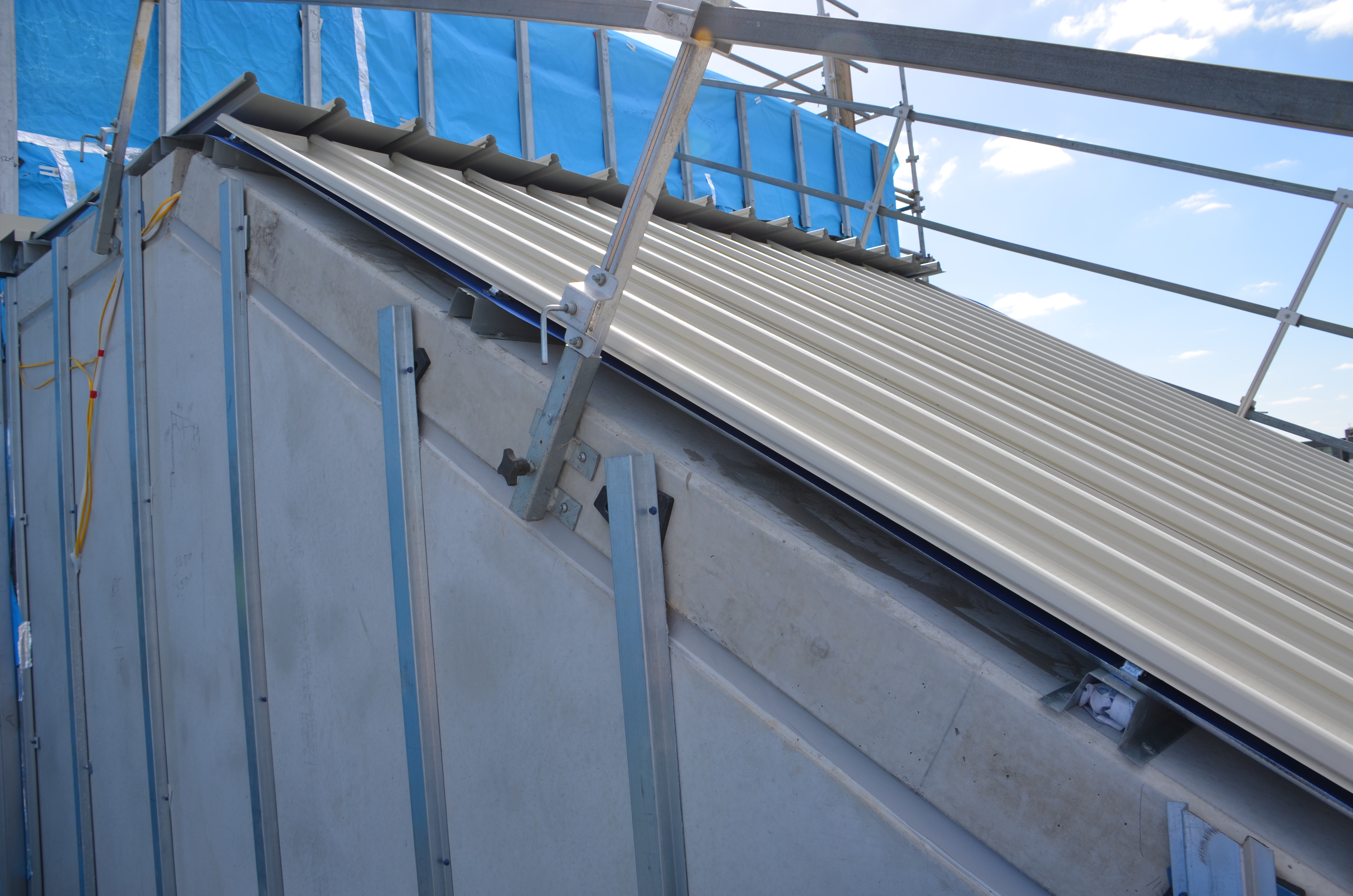 https://archive.abp.unimelb.edu.au/objects/images/Construction/Images/Roof/Sheet wall claddings/Composite sheet/DSC_6098.JPG https://archive.abp.unimelb.edu.au/objects/images/Construction/Images/Roof/Sheet wall claddings/Composite sheet/DSC_6098.JPG