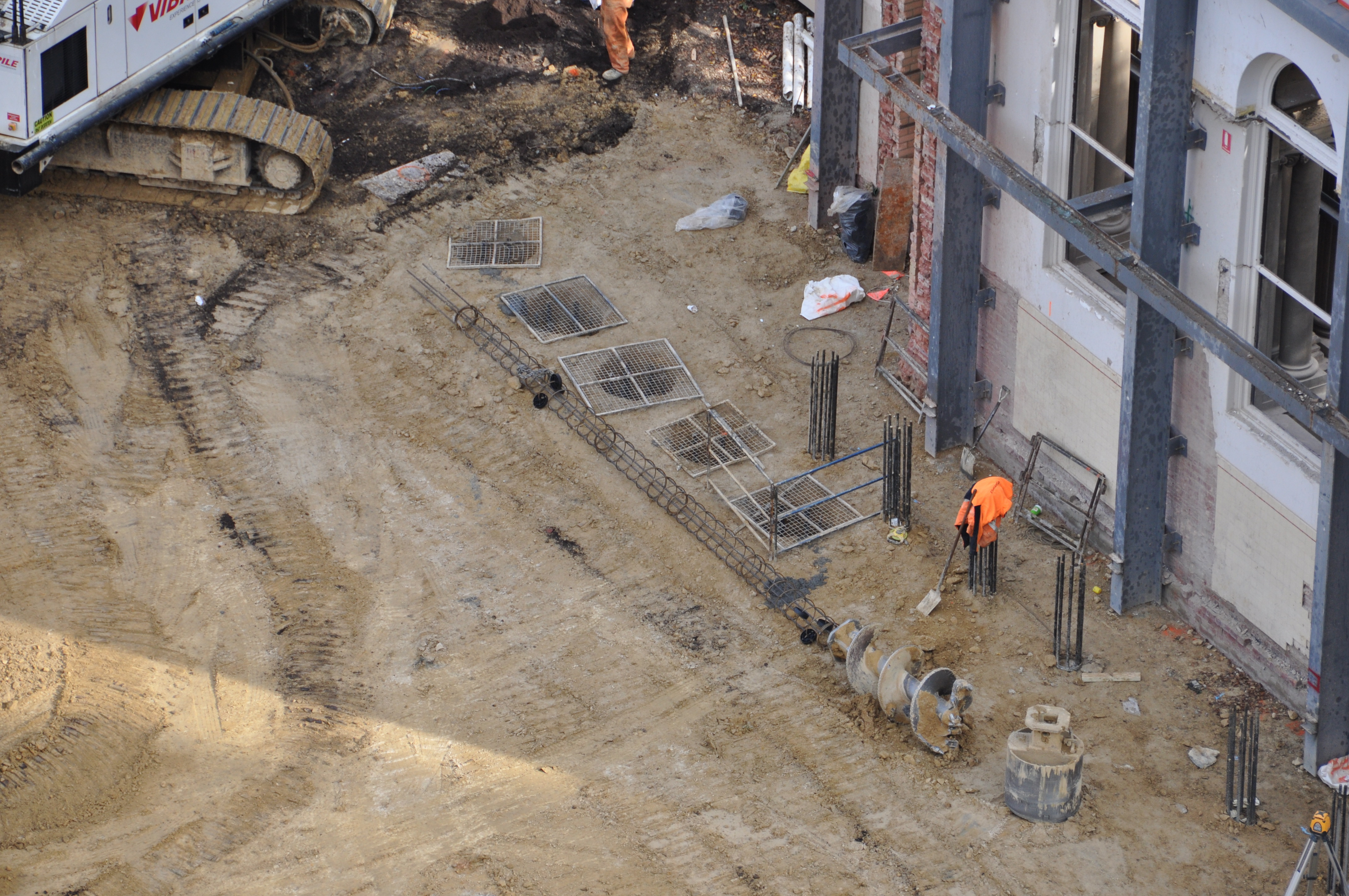 https://archive.abp.unimelb.edu.au/objects/images/Construction/Images/Basement/Bored pier construction/DSC_0154.JPG