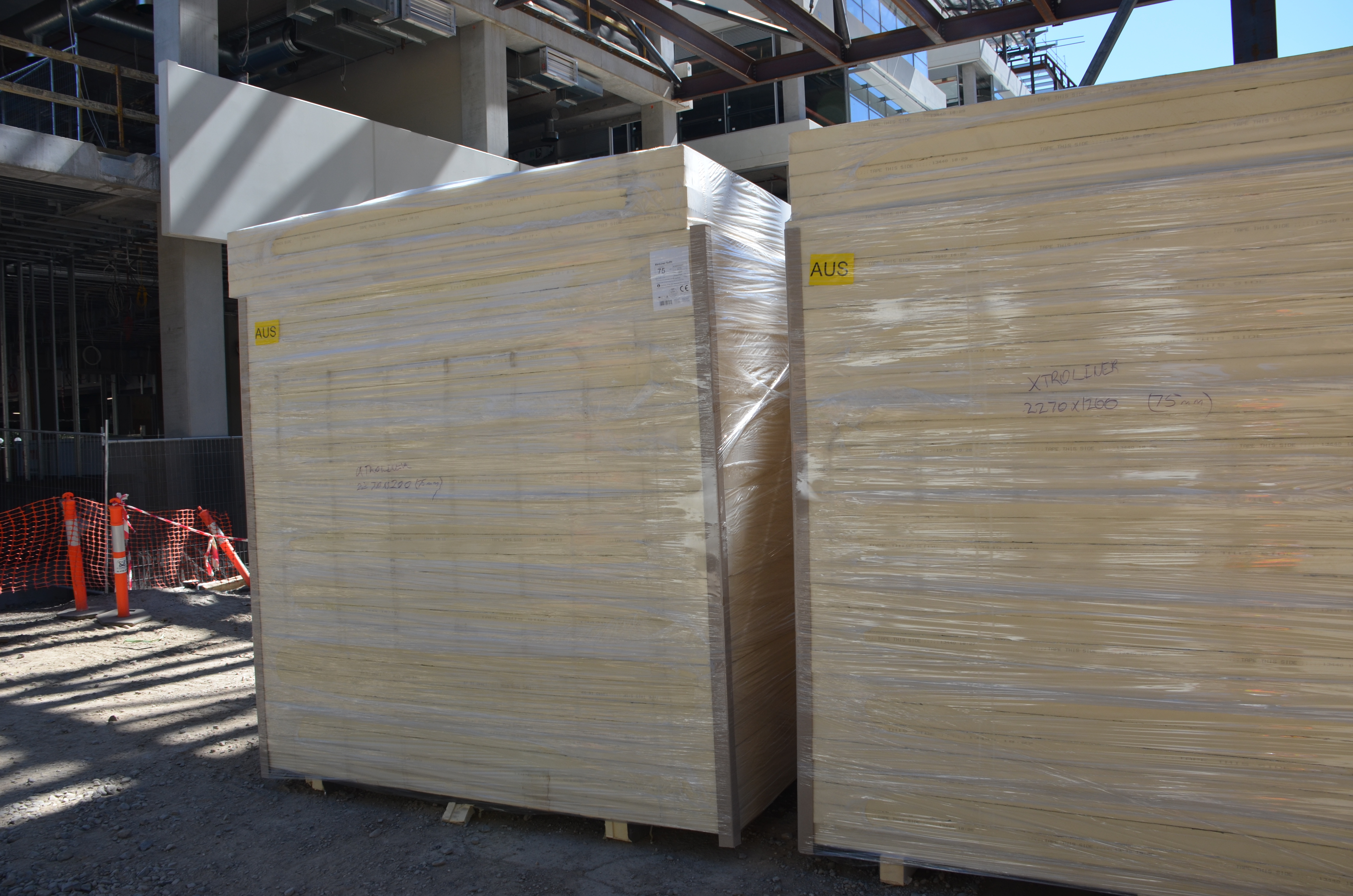 https://archive.abp.unimelb.edu.au/objects/images/Construction/Images/Ceilings/Insulated sheets to underside of slab/DSC_4558.JPG https://archive.abp.unimelb.edu.au/objects/images/Construction/Images/Ceilings/Insulated sheets to underside of slab/DSC_4558.JPG