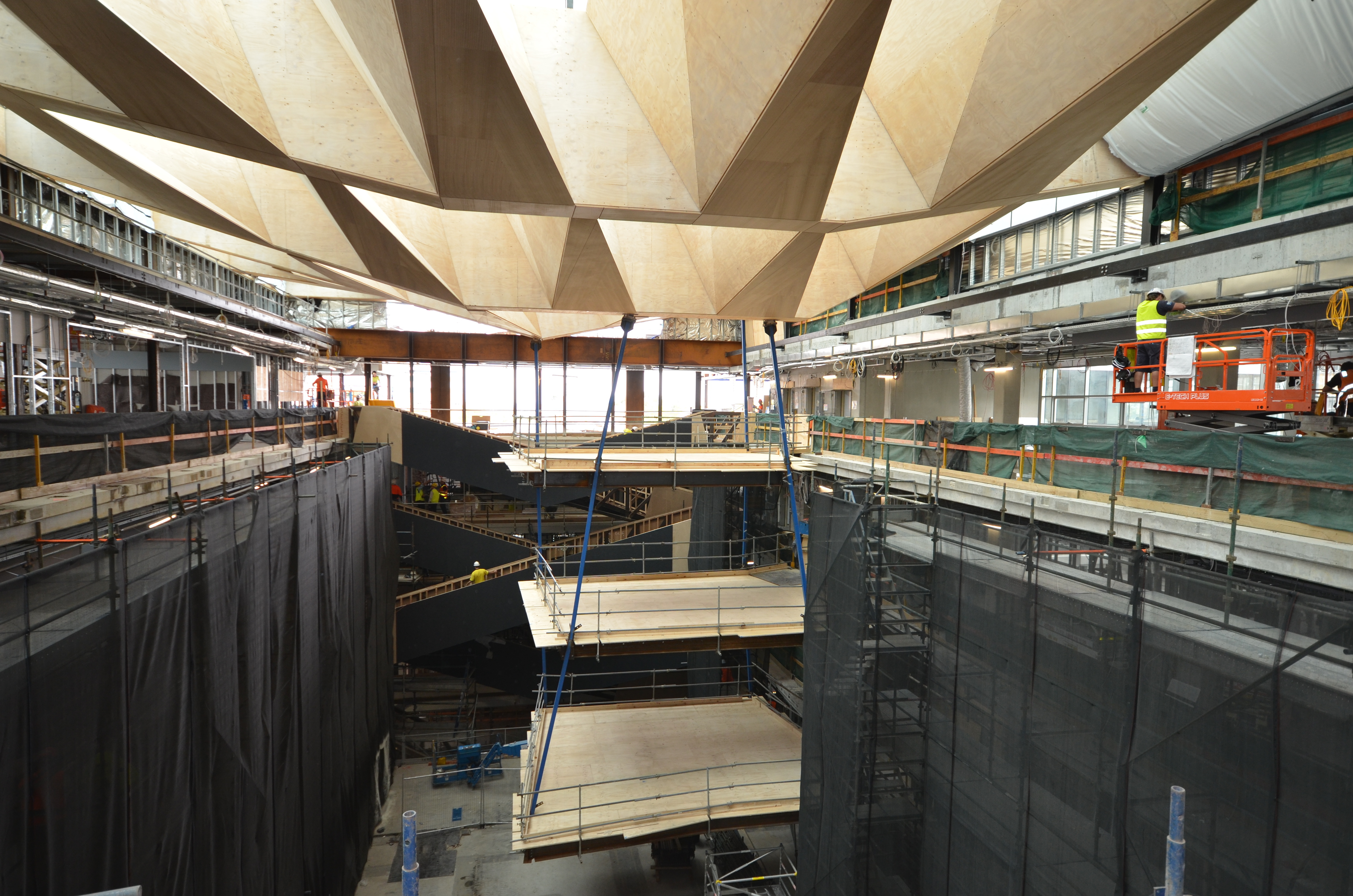 https://archive.abp.unimelb.edu.au/objects/images/Construction/Images/Hanging studio/Timber floors and plywood/DSC_6664.JPG