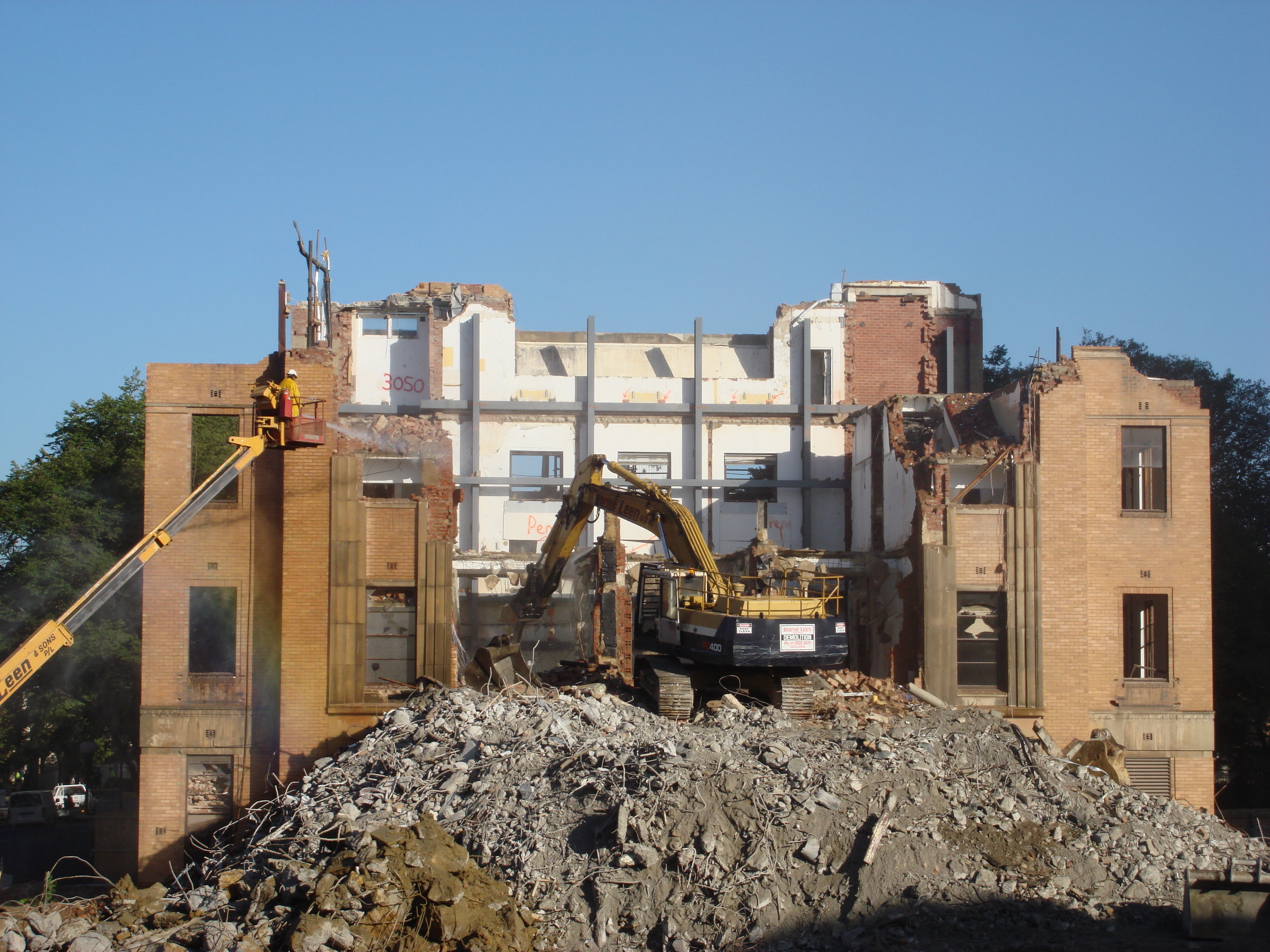 https://archive.abp.unimelb.edu.au/objects/images/Pre-construction/Demolition/OC/DSC08387.JPG https://archive.abp.unimelb.edu.au/objects/images/Pre-construction/Demolition/OC/DSC08387.JPG
