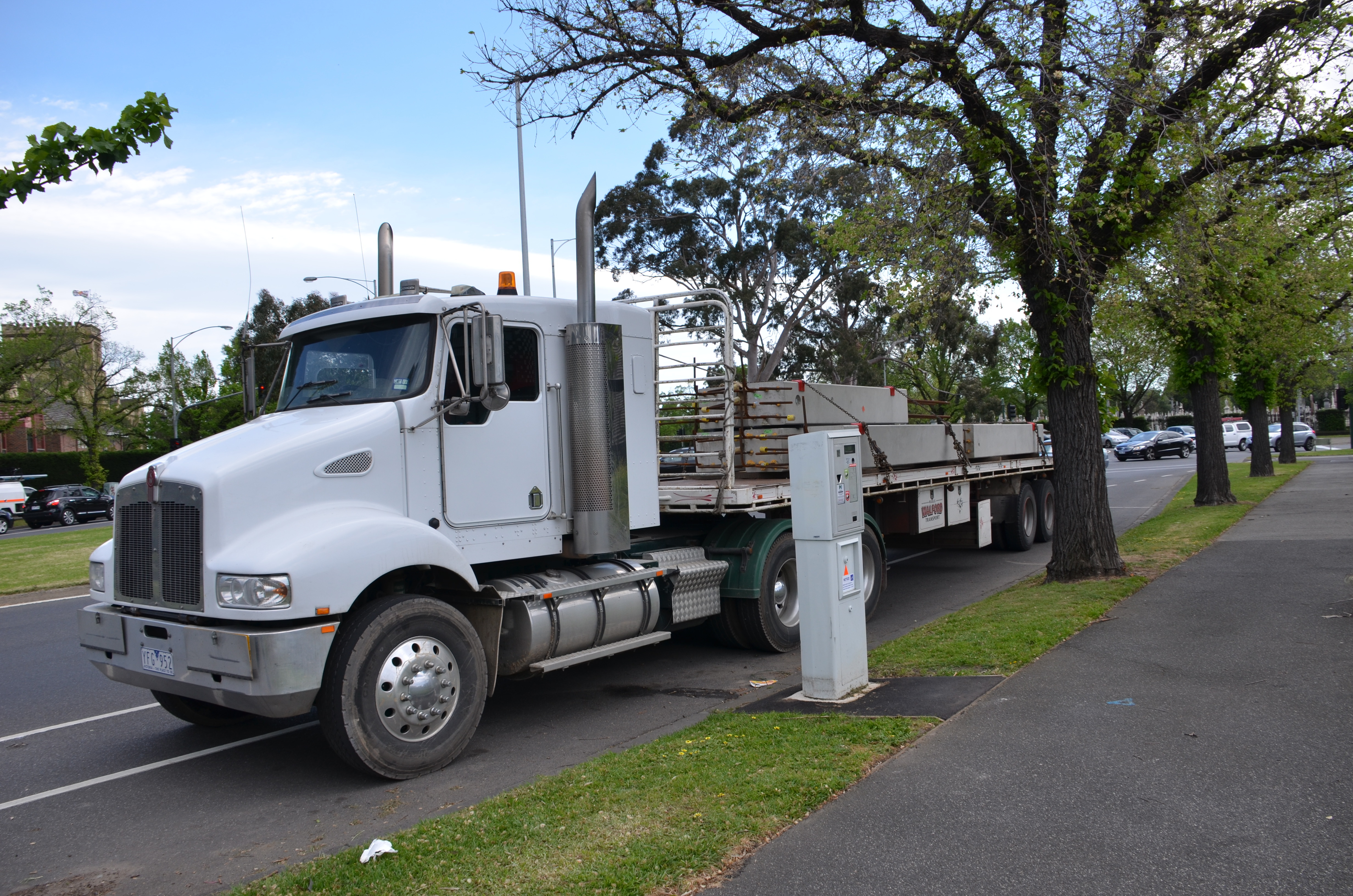 https://archive.abp.unimelb.edu.au/objects/images/Construction/Images/Precast structural concrete walls and columns/Levesl 2-5/DSC_2591.JPG https://archive.abp.unimelb.edu.au/objects/images/Construction/Images/Precast structural concrete walls and columns/Levesl 2-5/DSC_2591.JPG