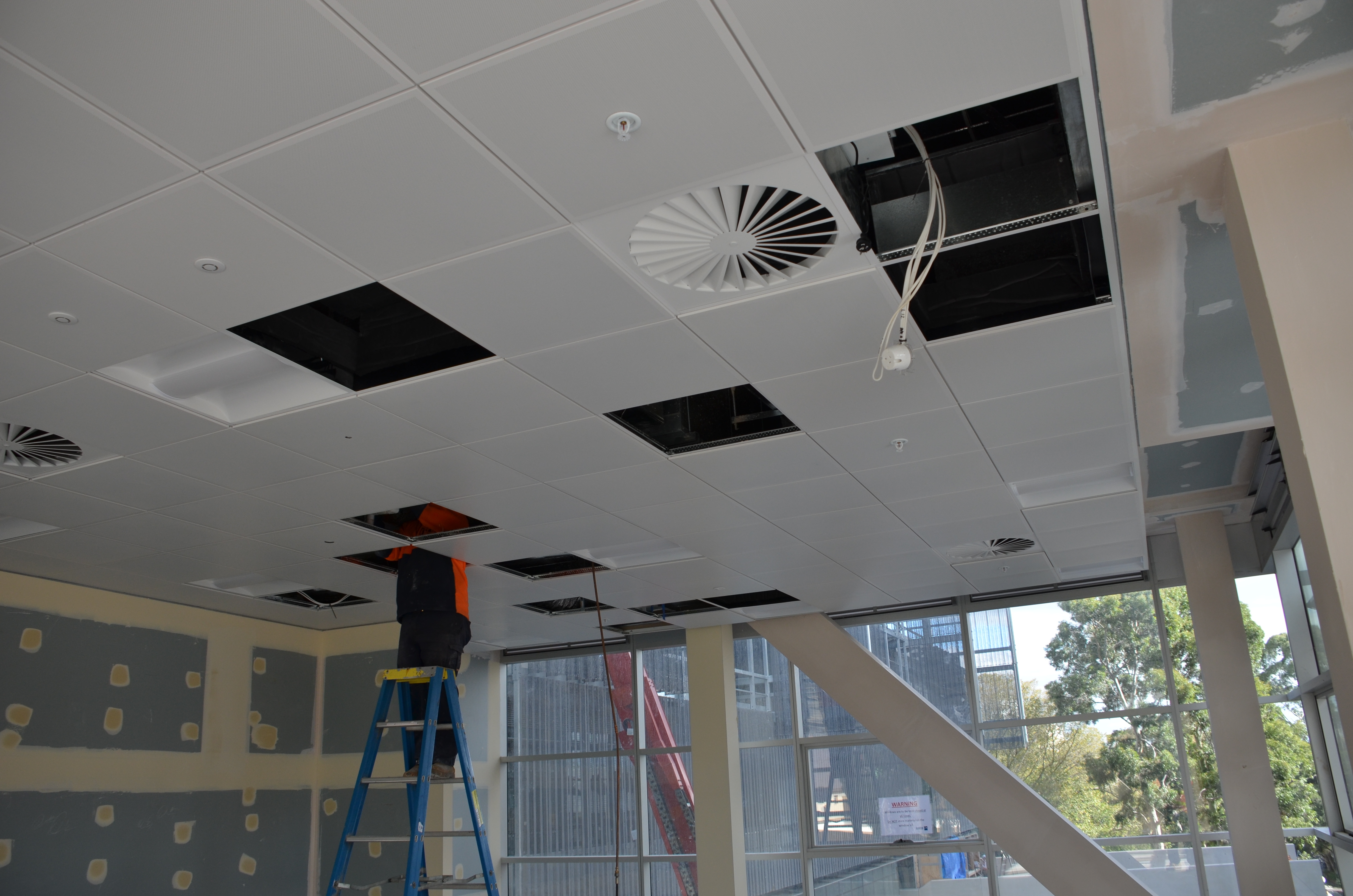 https://archive.abp.unimelb.edu.au/objects/images/Construction/Images/Ceilings/Perforated metal/DSC_7466.JPG
