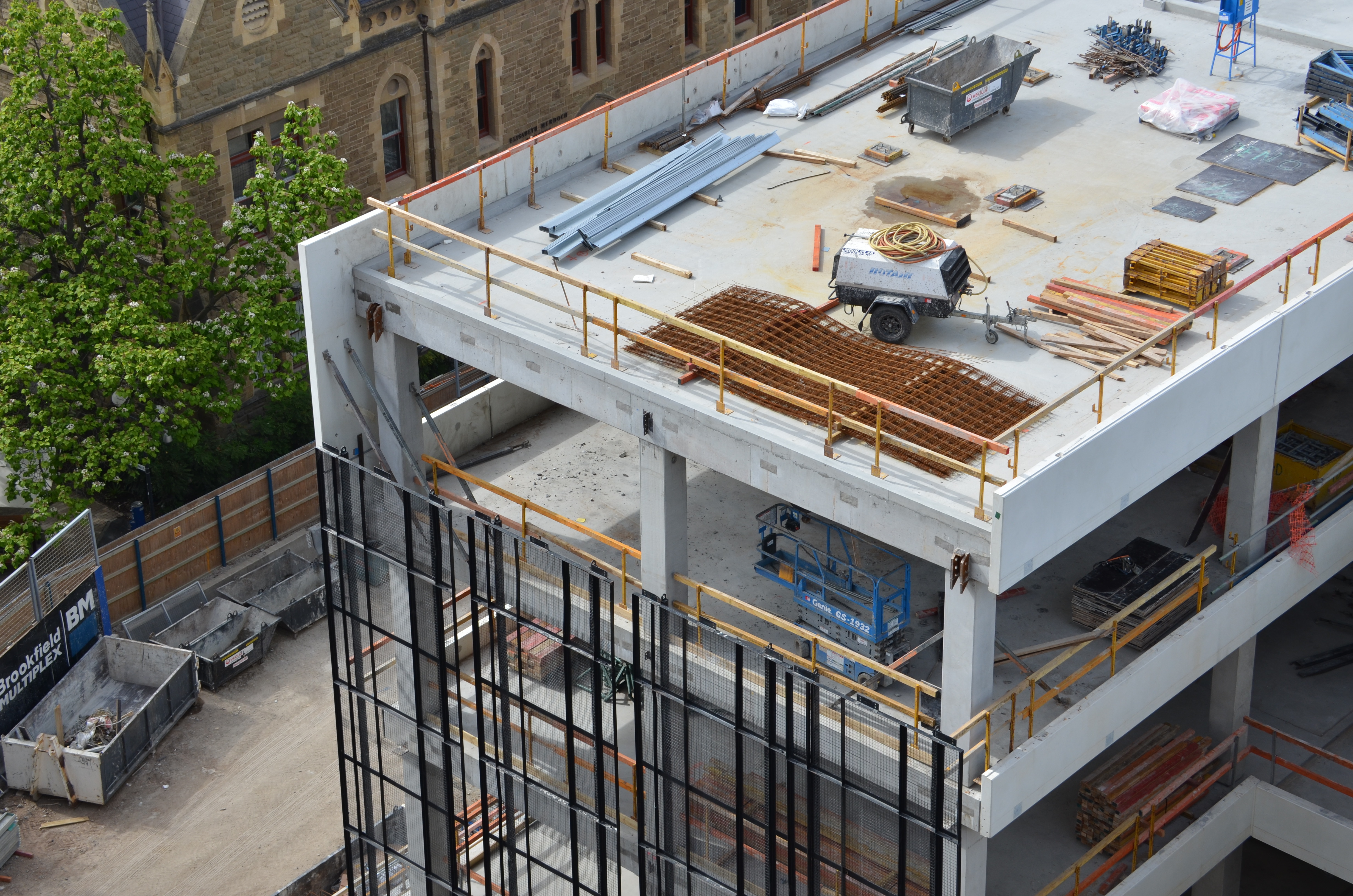 https://archive.abp.unimelb.edu.au/objects/images/Construction/Images/Structural steel/Cantilever/Anchorage/DSC_3851.JPG