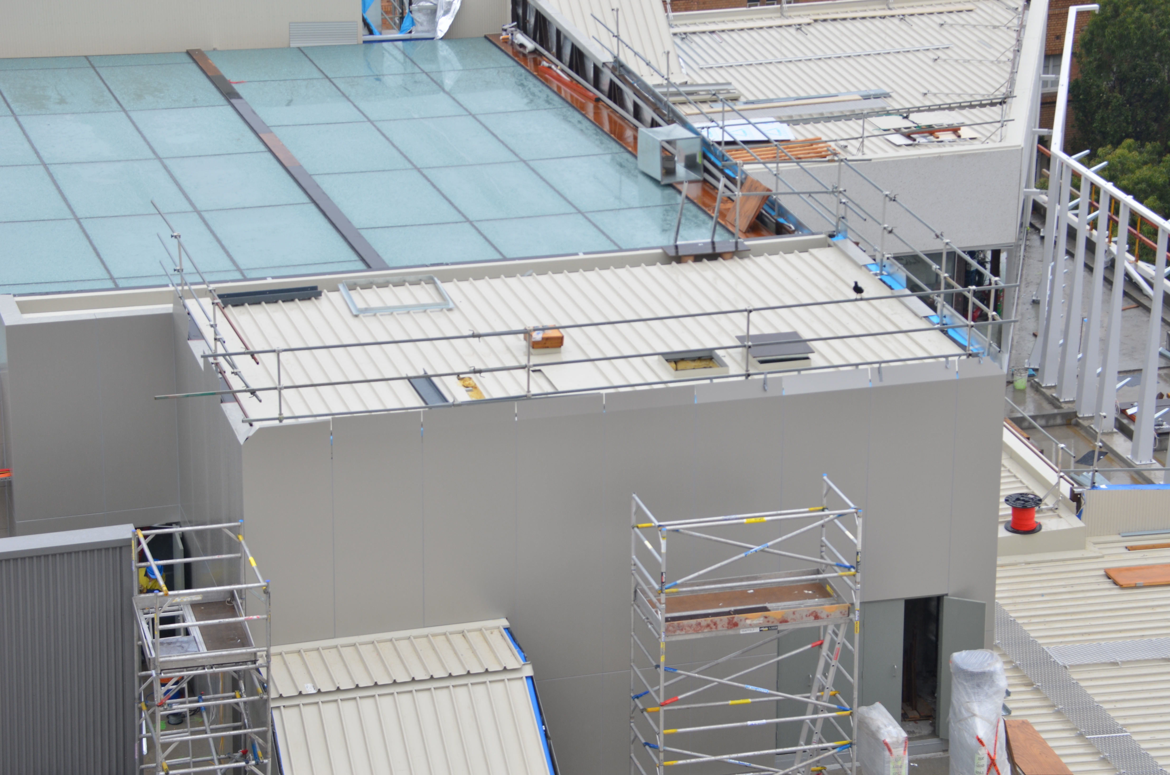 https://archive.abp.unimelb.edu.au/objects/images/Construction/Images/Roof/Roof sheeting, flashings and gutters/DSC_7089.JPG https://archive.abp.unimelb.edu.au/objects/images/Construction/Images/Roof/Roof sheeting, flashings and gutters/DSC_7089.JPG