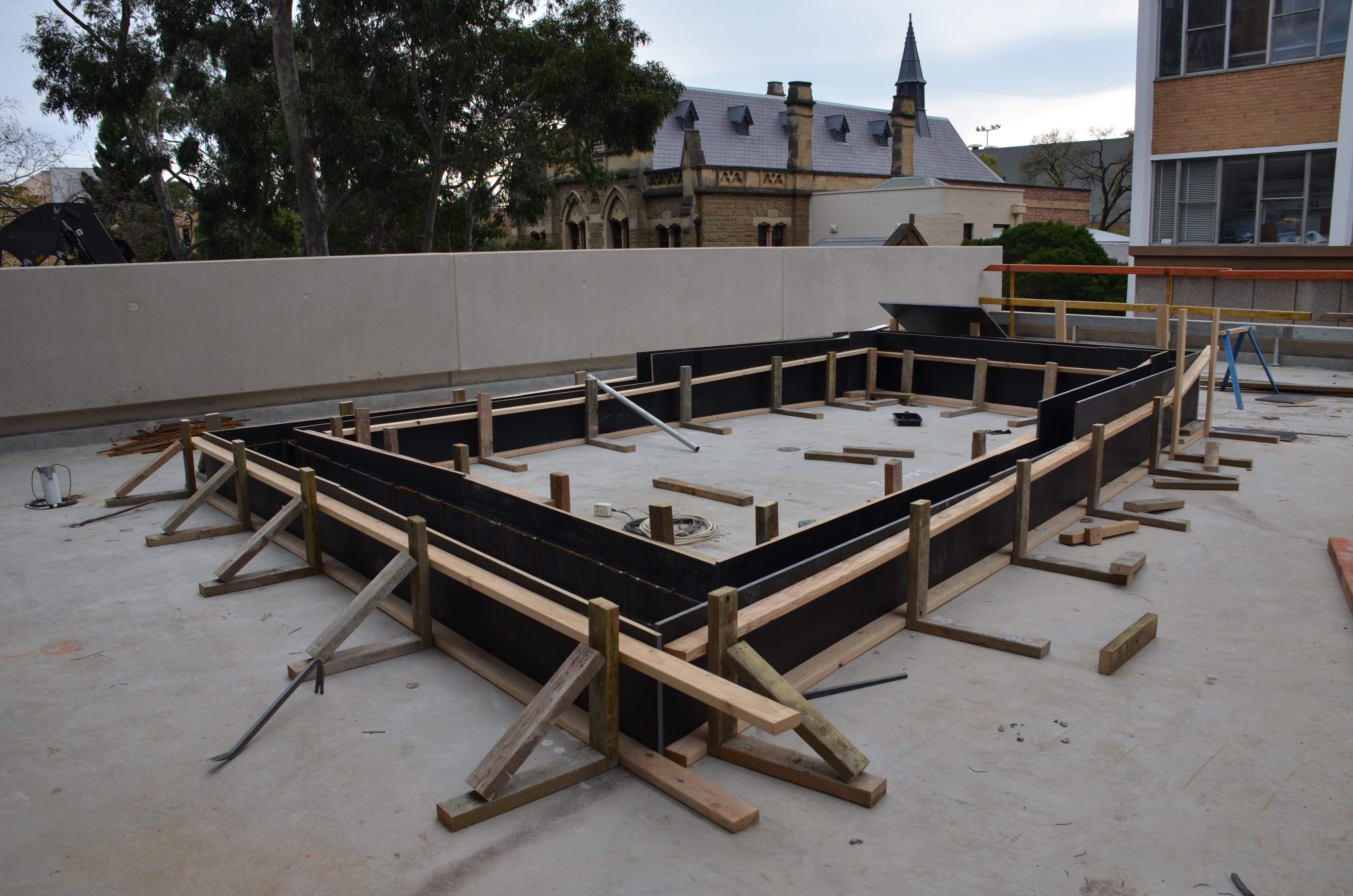 https://archive.abp.unimelb.edu.au/objects/images/Construction/Images/External Works/Dean's terrace/DSC_8560.JPG