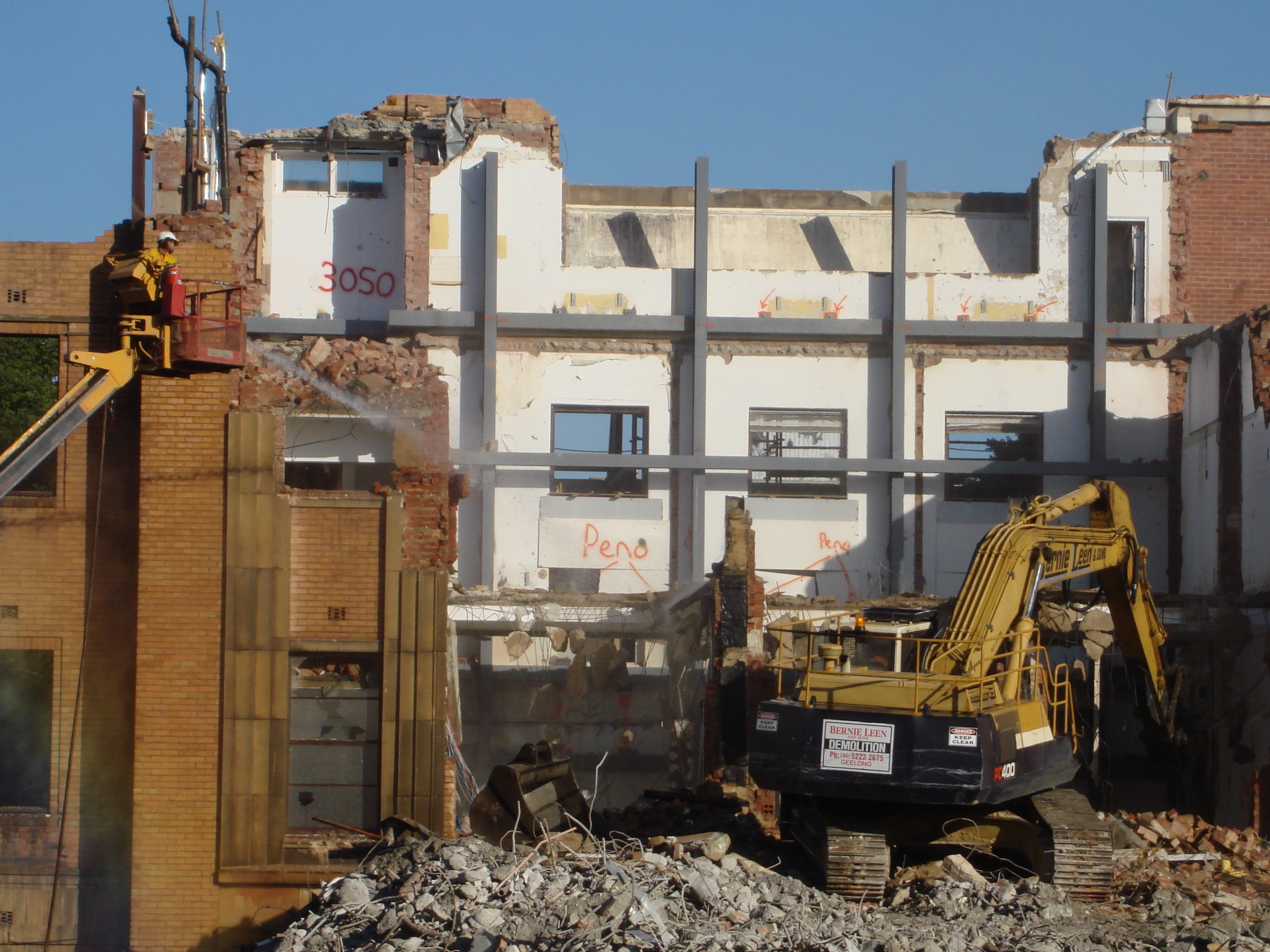 https://archive.abp.unimelb.edu.au/objects/images/Pre-construction/Demolition/OC/DSC08388.JPG https://archive.abp.unimelb.edu.au/objects/images/Pre-construction/Demolition/OC/DSC08388.JPG