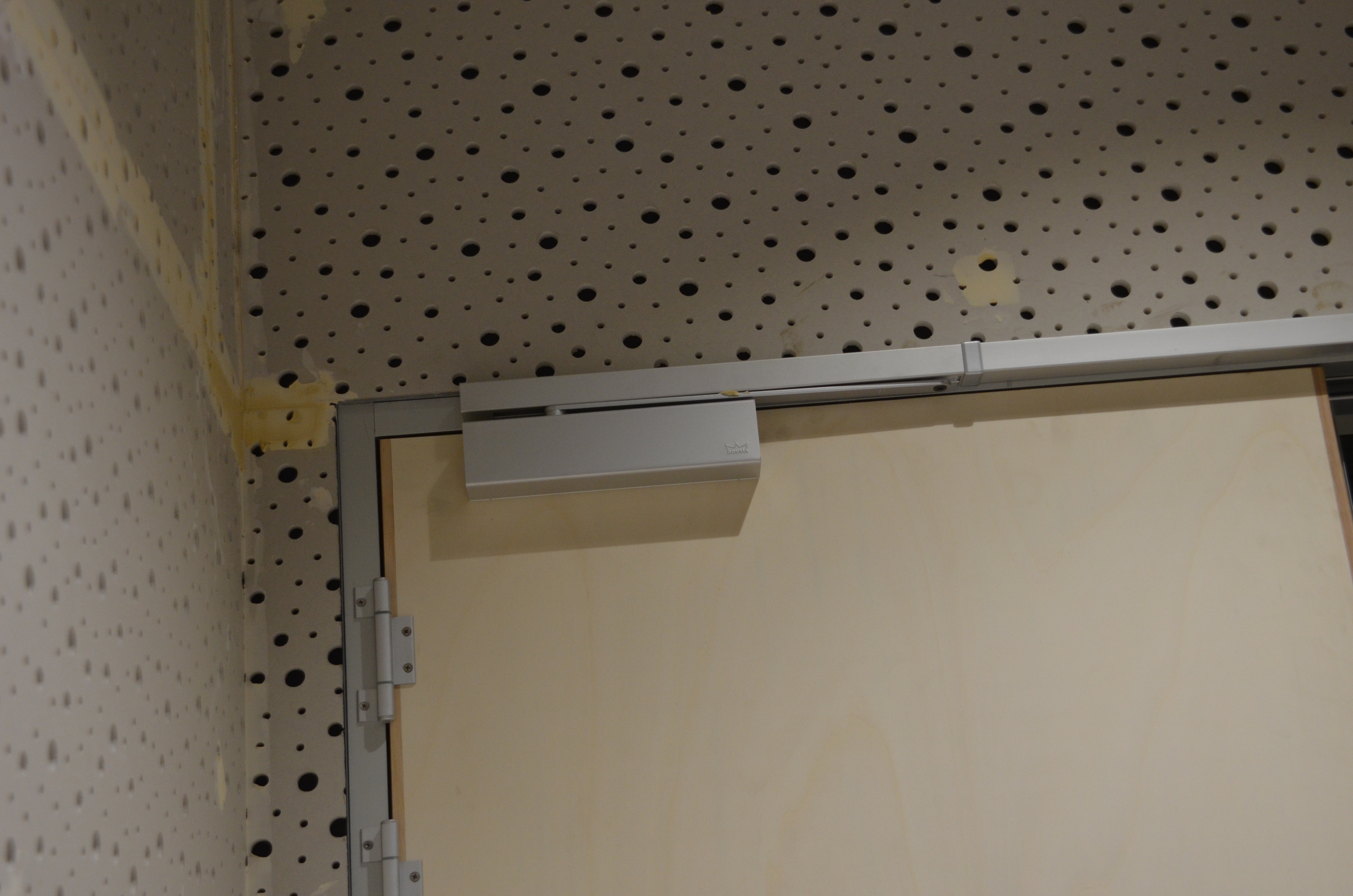 https://archive.abp.unimelb.edu.au/objects/images/Construction/Images/Doors and door frames/Lecture theatres/DSC_8192.JPG