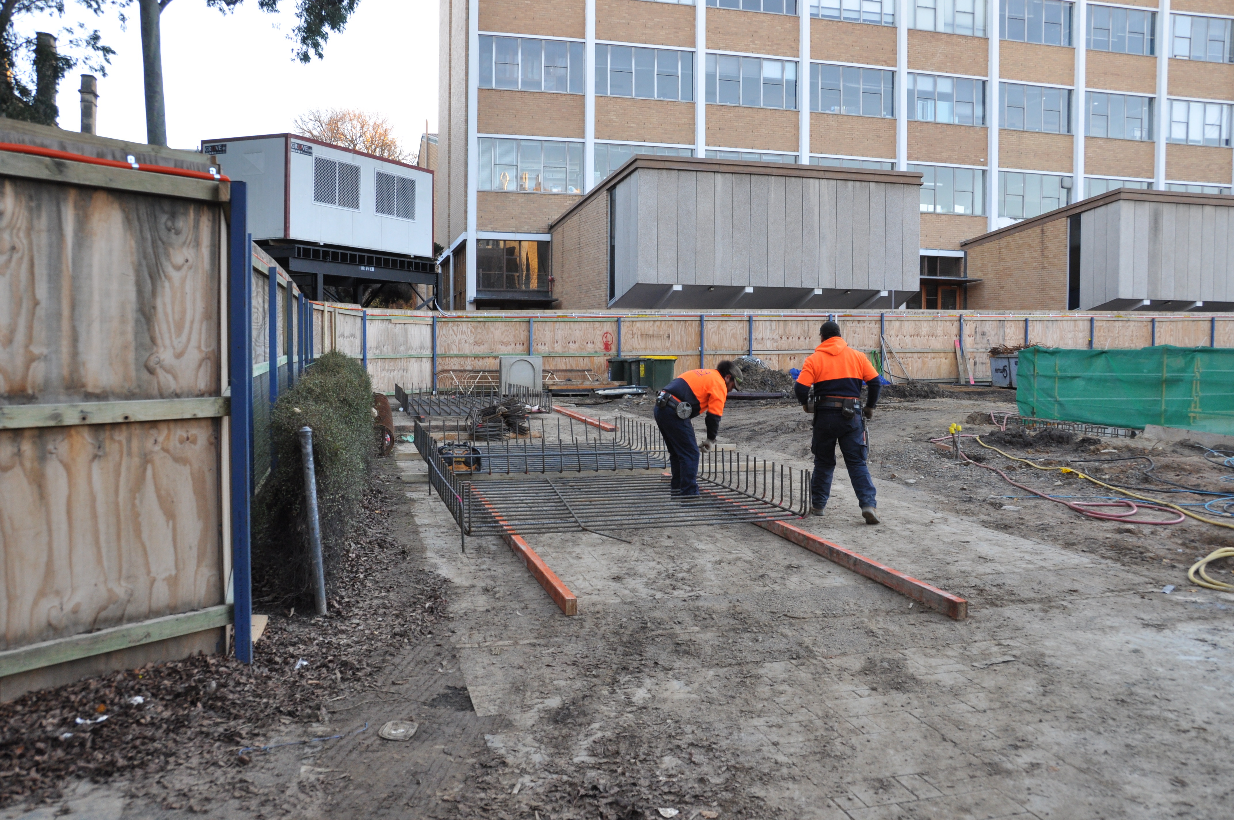 https://archive.abp.unimelb.edu.au/objects/images/Construction/Images/Pad footings & raft footings/DSC_0210.JPG https://archive.abp.unimelb.edu.au/objects/images/Construction/Images/Pad footings & raft footings/DSC_0210.JPG