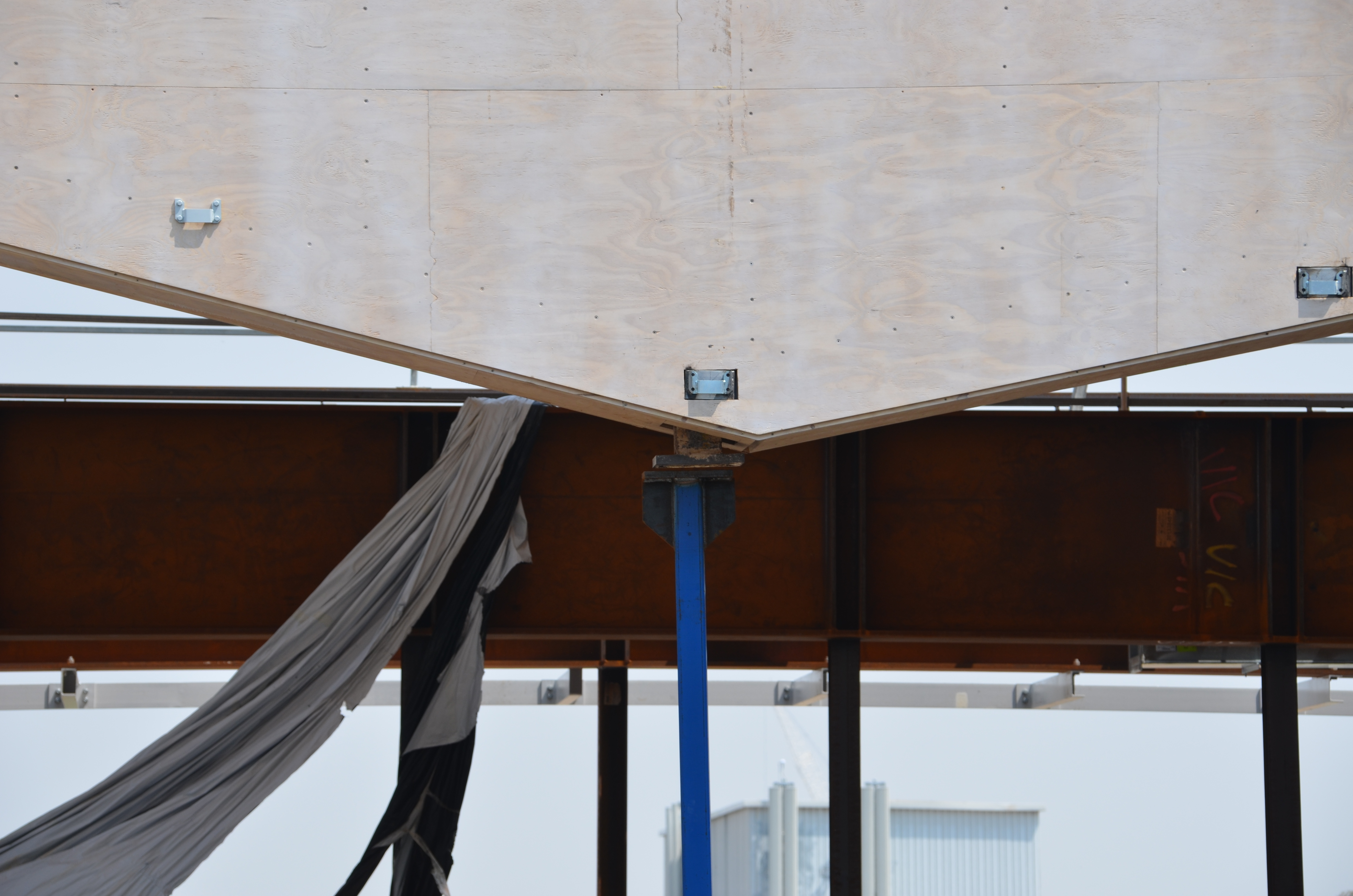 https://archive.abp.unimelb.edu.au/objects/images/Construction/Images/Hanging studio/Steel framing/DSC_5168.JPG https://archive.abp.unimelb.edu.au/objects/images/Construction/Images/Hanging studio/Steel framing/DSC_5168.JPG