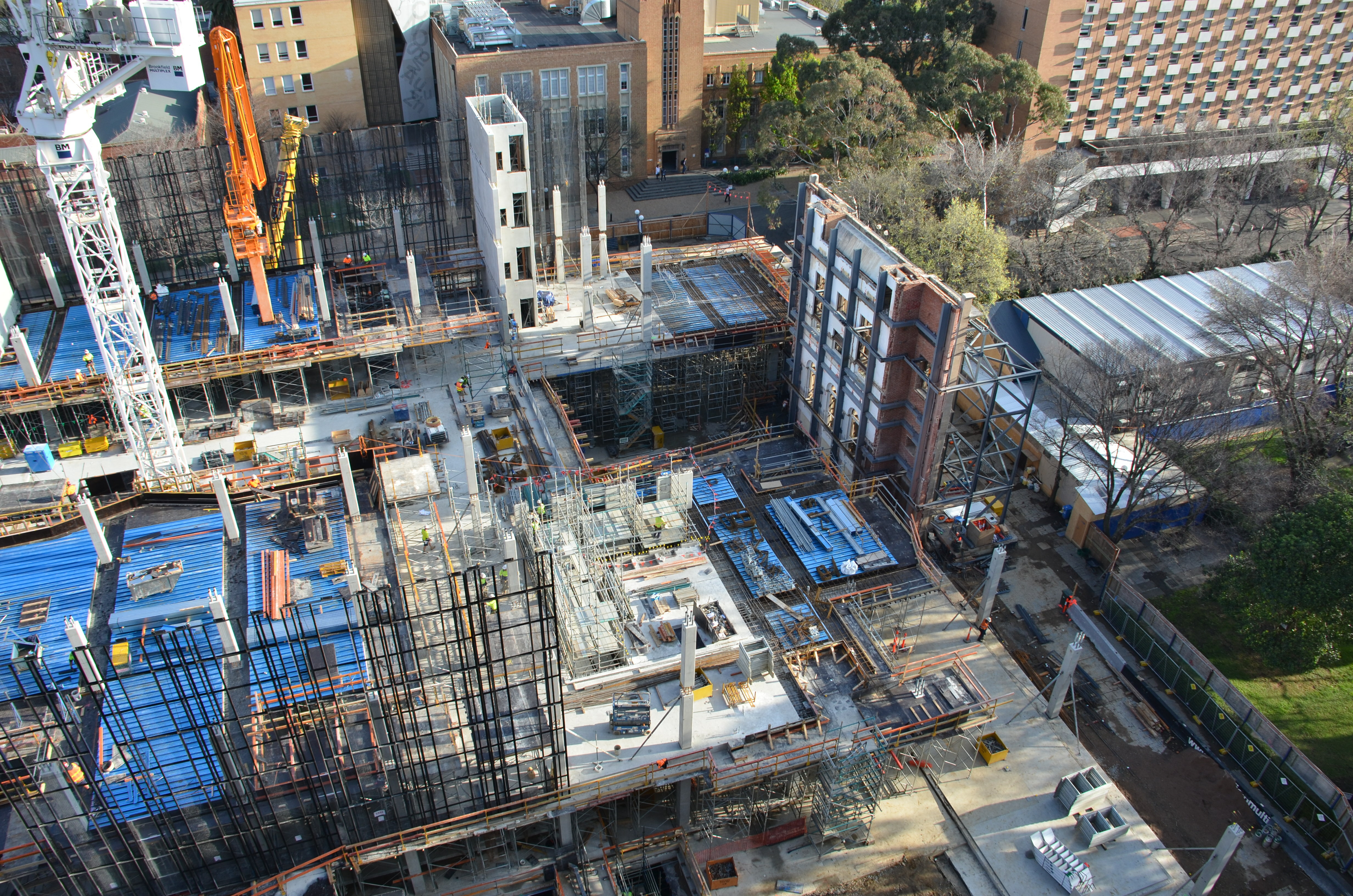 https://archive.abp.unimelb.edu.au/objects/images/Construction/Images/Concrete suspended slabs and beams/Levels 1-5 & formwork/DSC_2211.JPG https://archive.abp.unimelb.edu.au/objects/images/Construction/Images/Concrete suspended slabs and beams/Levels 1-5 & formwork/DSC_2211.JPG