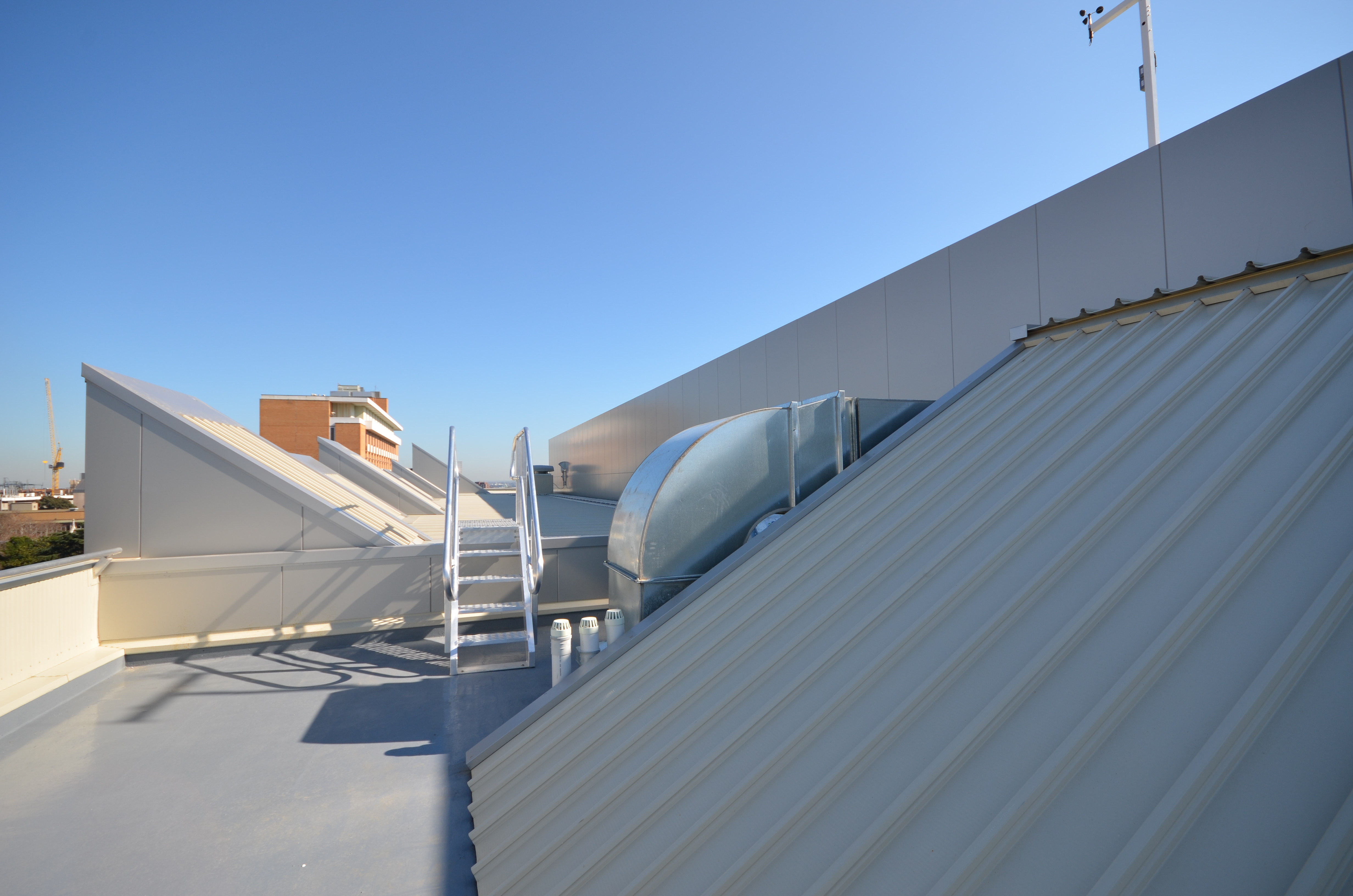 https://archive.abp.unimelb.edu.au/objects/images/Construction/Images/Services/Mechanical/Roof level plant/DSD_0096.JPG