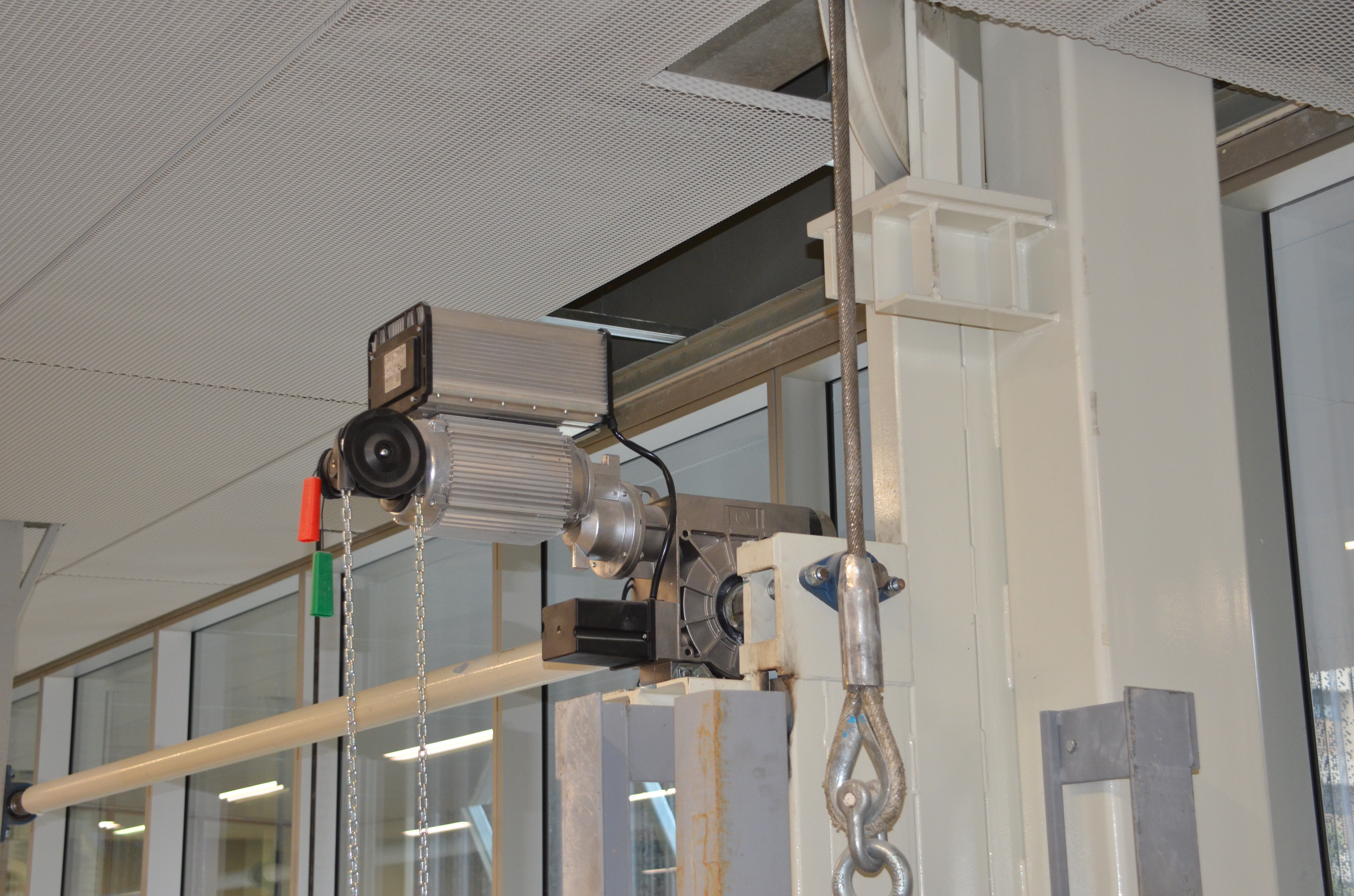 https://archive.abp.unimelb.edu.au/objects/images/Construction/Images/Doors and door frames/Atrium vertical sliding glazed door/DSC_9126.JPG
