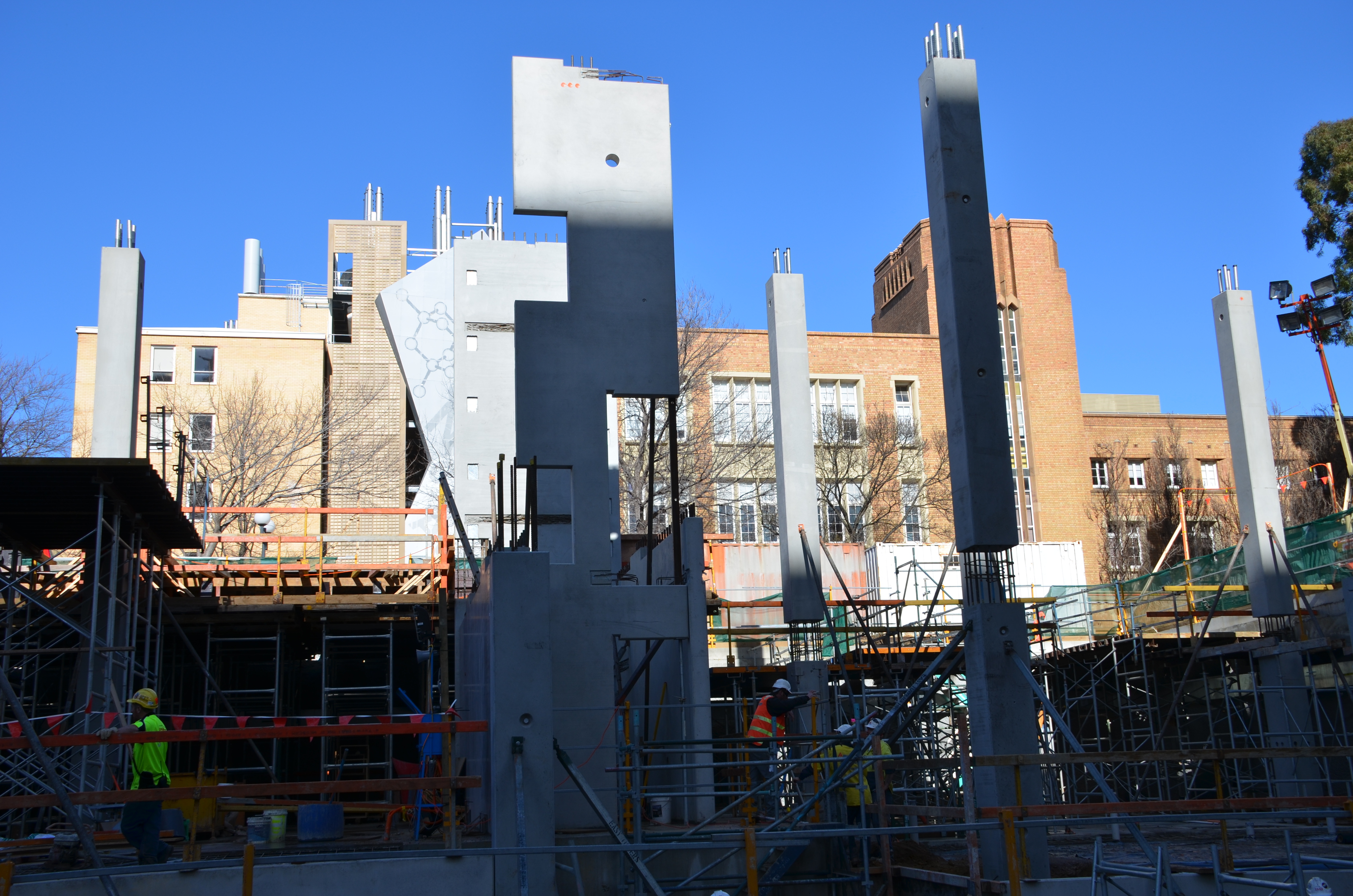 https://archive.abp.unimelb.edu.au/objects/images/Construction/Images/Precast structural concrete walls and columns/Basement/DSC_0889.JPG
