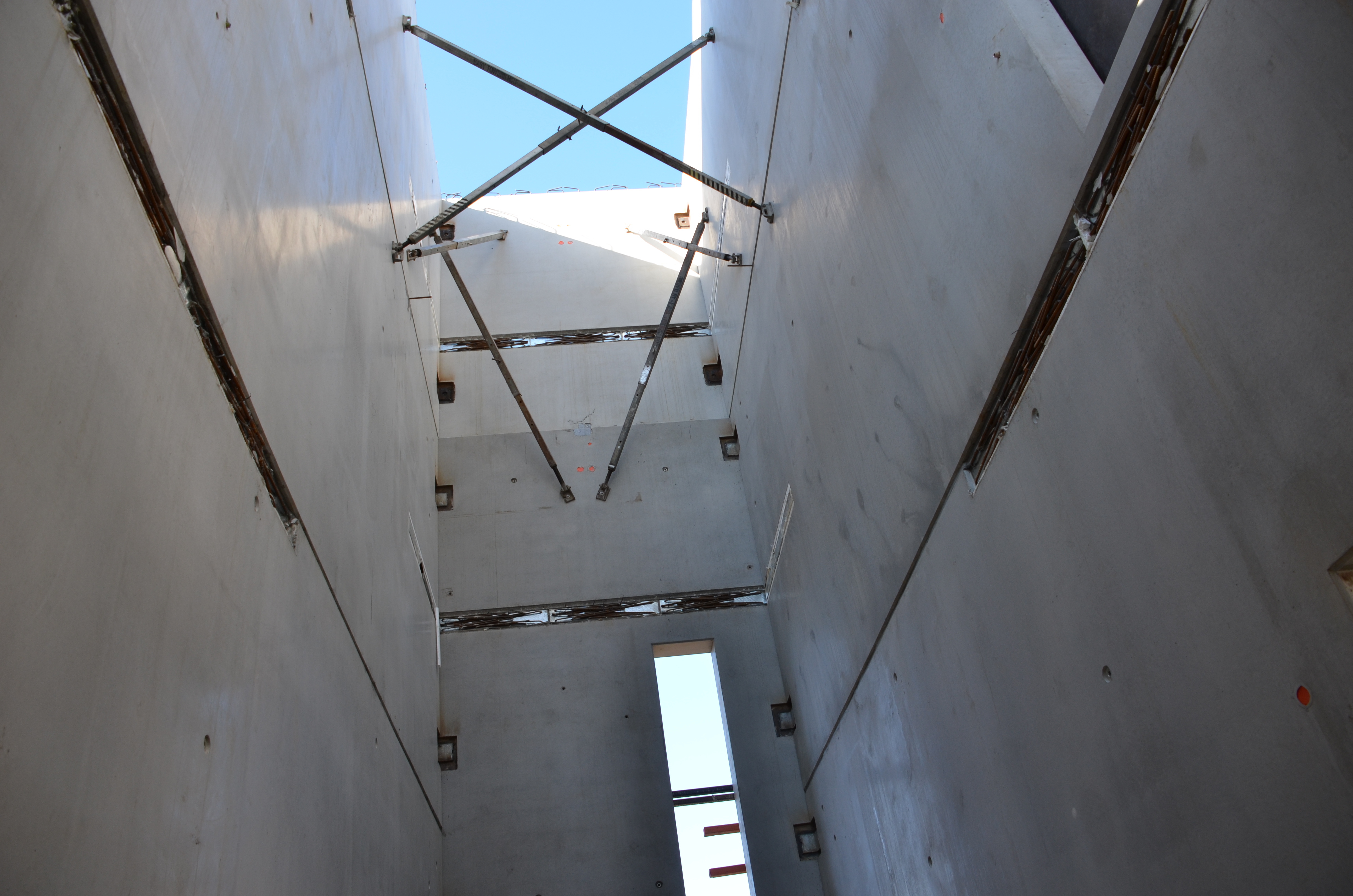 https://archive.abp.unimelb.edu.au/objects/images/Construction/Images/Precast structural concrete walls and columns/Levesl 2-5/DSC_2310.JPG https://archive.abp.unimelb.edu.au/objects/images/Construction/Images/Precast structural concrete walls and columns/Levesl 2-5/DSC_2310.JPG