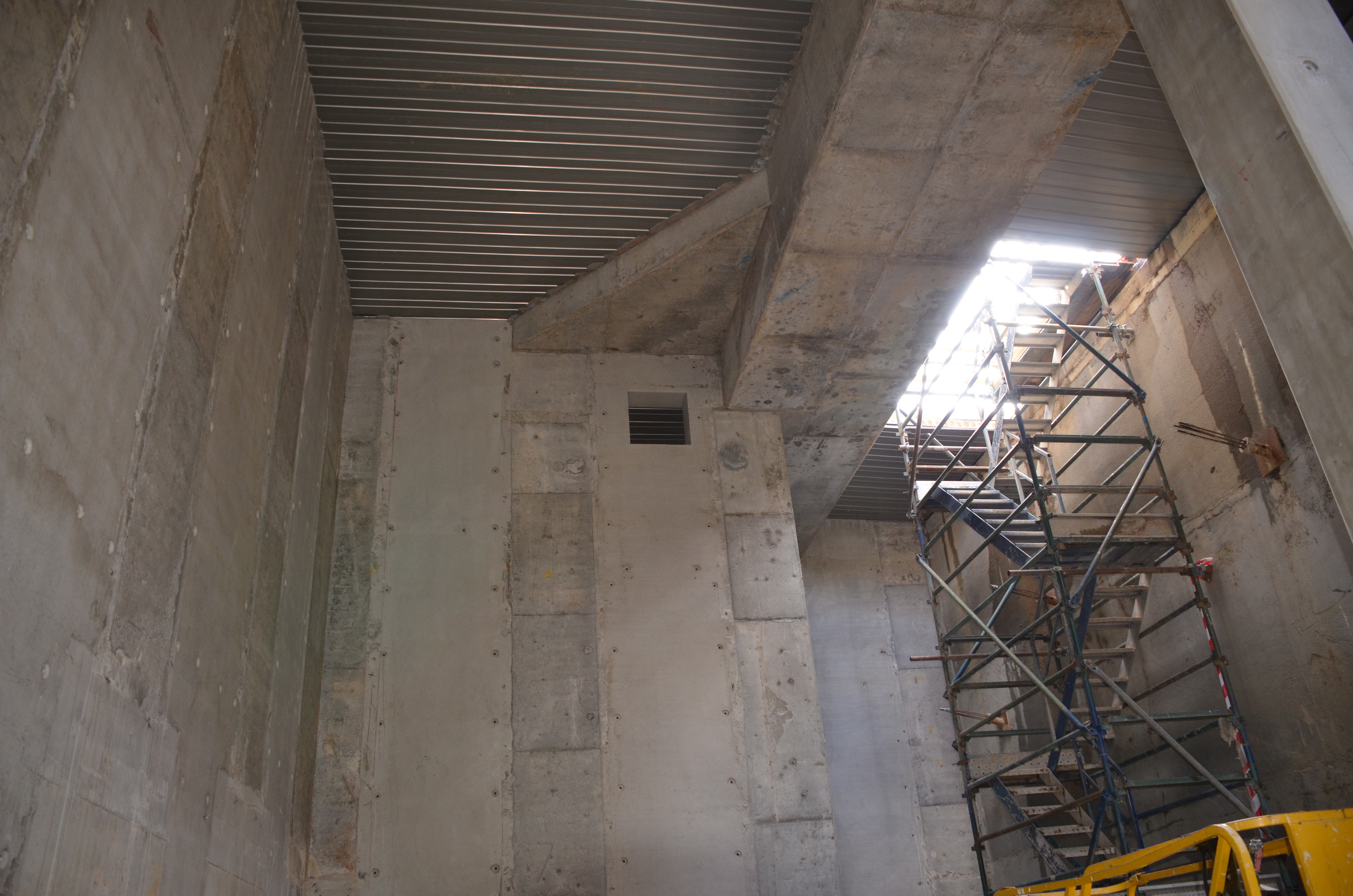 https://archive.abp.unimelb.edu.au/objects/images/Construction/Images/Water storage tank & pump room/DSC_3039.JPG https://archive.abp.unimelb.edu.au/objects/images/Construction/Images/Water storage tank & pump room/DSC_3039.JPG