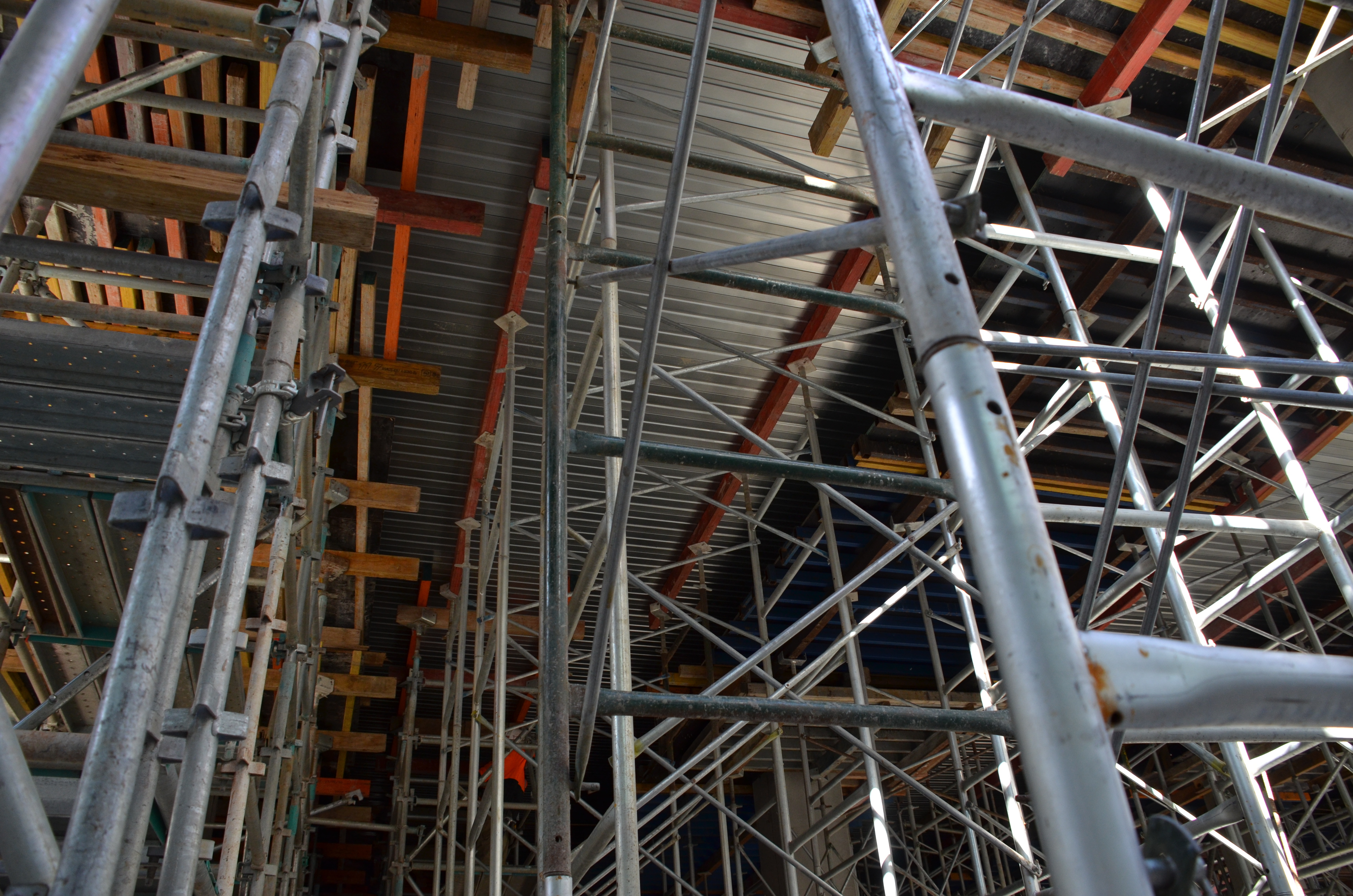 https://archive.abp.unimelb.edu.au/objects/images/Construction/Images/Concrete suspended slabs and beams/Ground level & formwork/DSC_1182.JPG