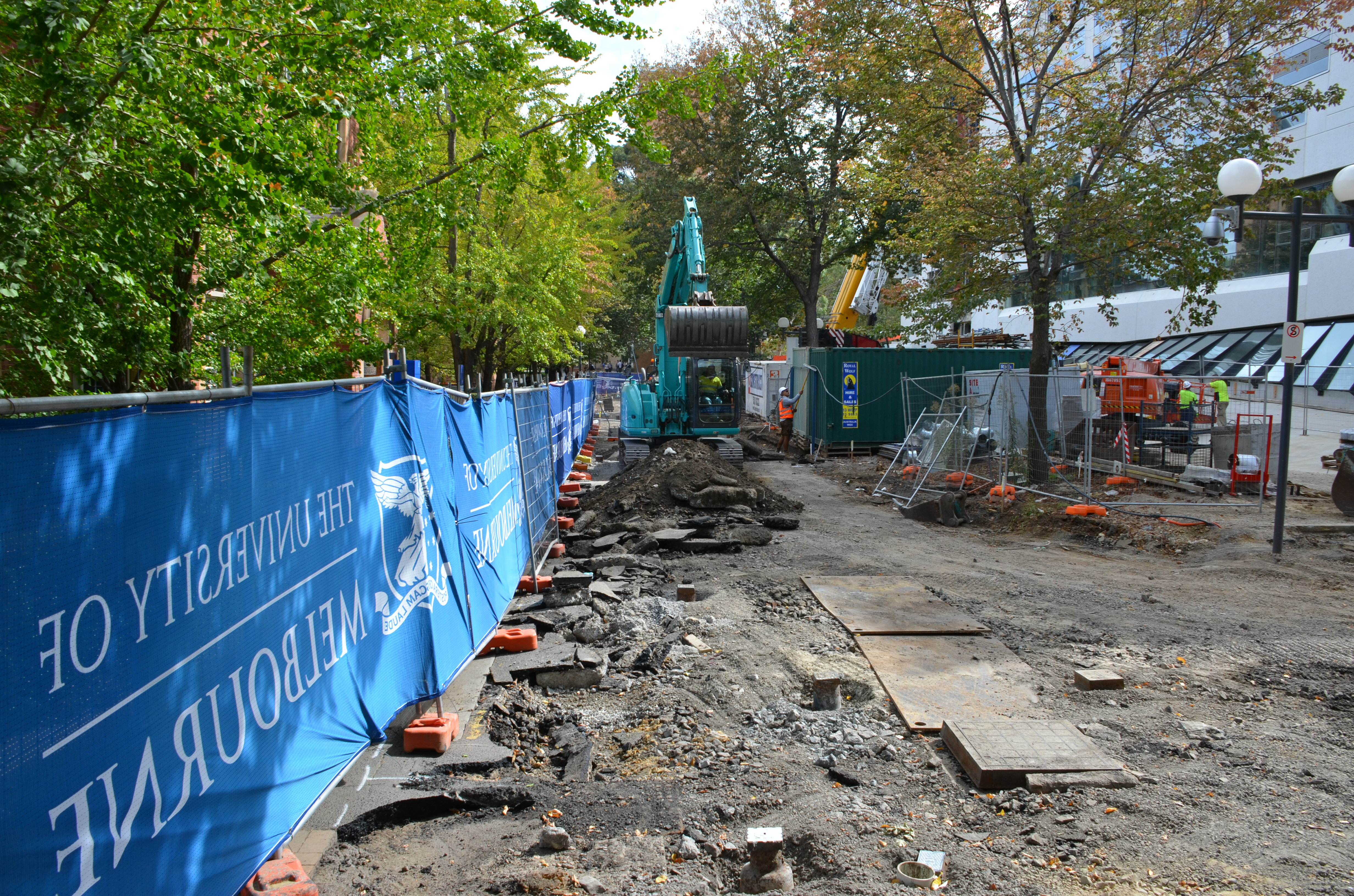 https://archive.abp.unimelb.edu.au/objects/images/Construction/Images/External Works/Groundworks/DSC_6984.JPG