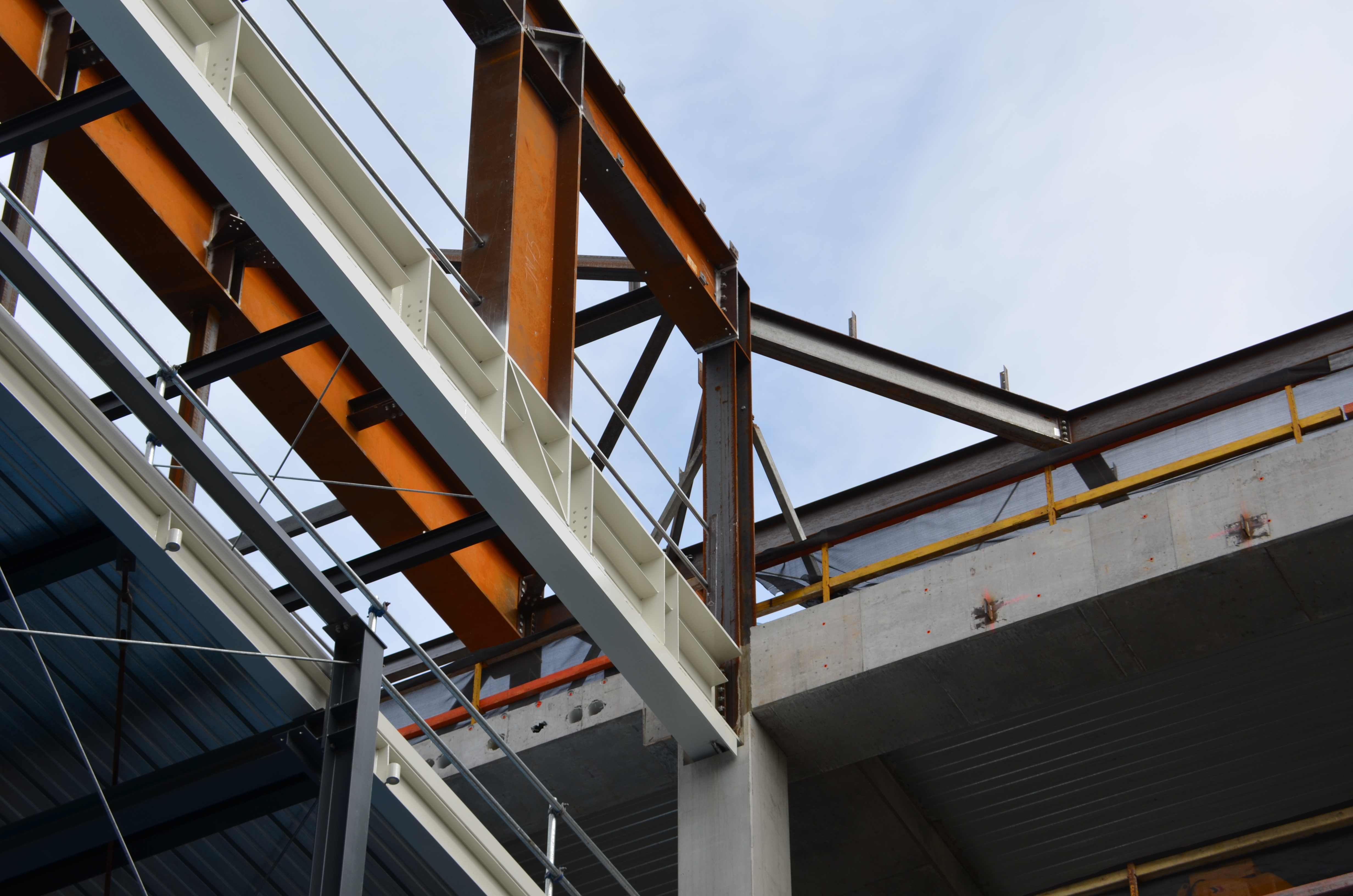 https://archive.abp.unimelb.edu.au/objects/images/Construction/Images/Stairs, walkways and balustrades/Structural steel walkways & support structure/DSC_3785.JPG