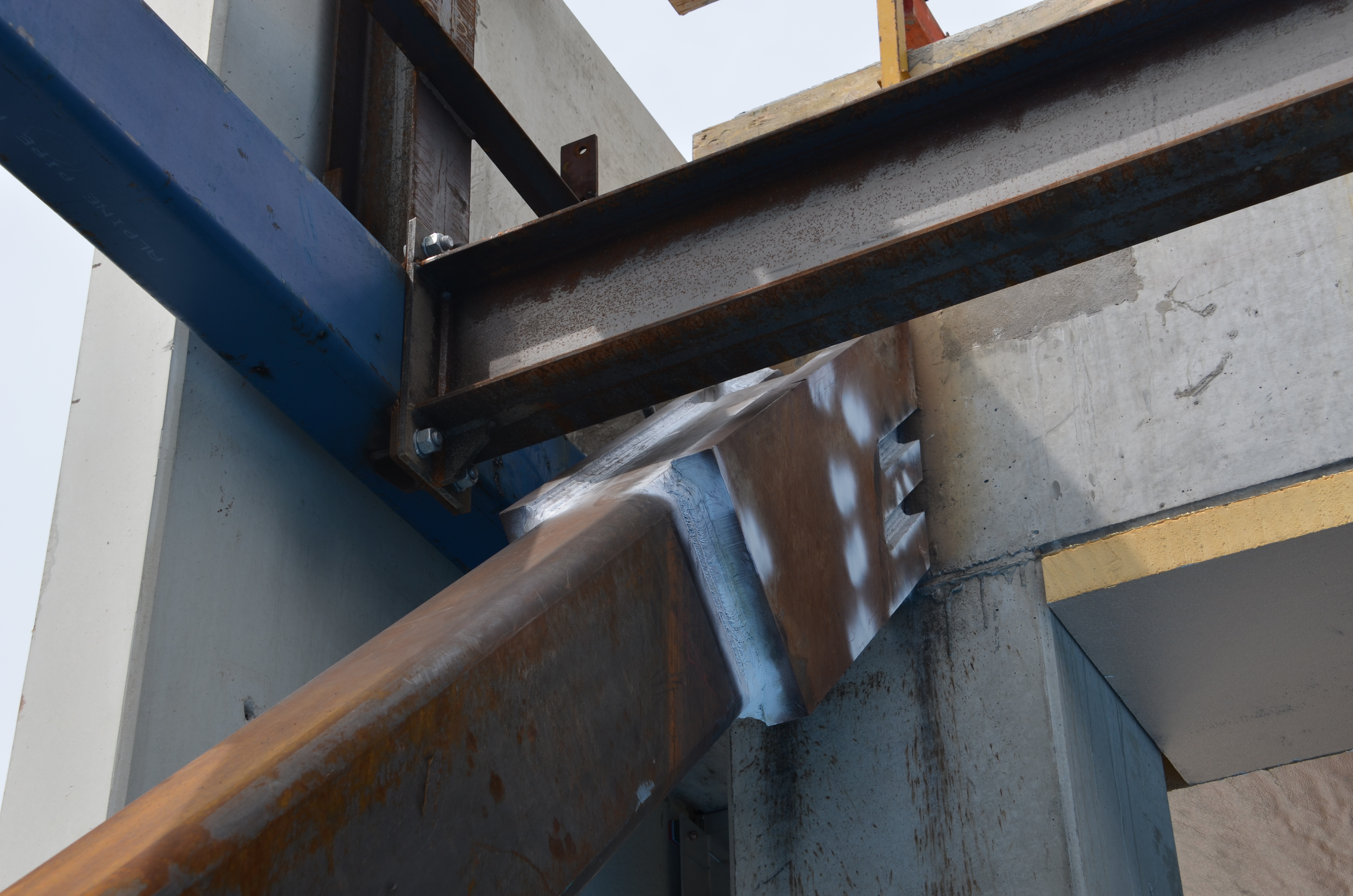 https://archive.abp.unimelb.edu.au/objects/images/Construction/Images/Structural steel/Cantilever/Erection/DSC_5234.JPG https://archive.abp.unimelb.edu.au/objects/images/Construction/Images/Structural steel/Cantilever/Erection/DSC_5234.JPG
