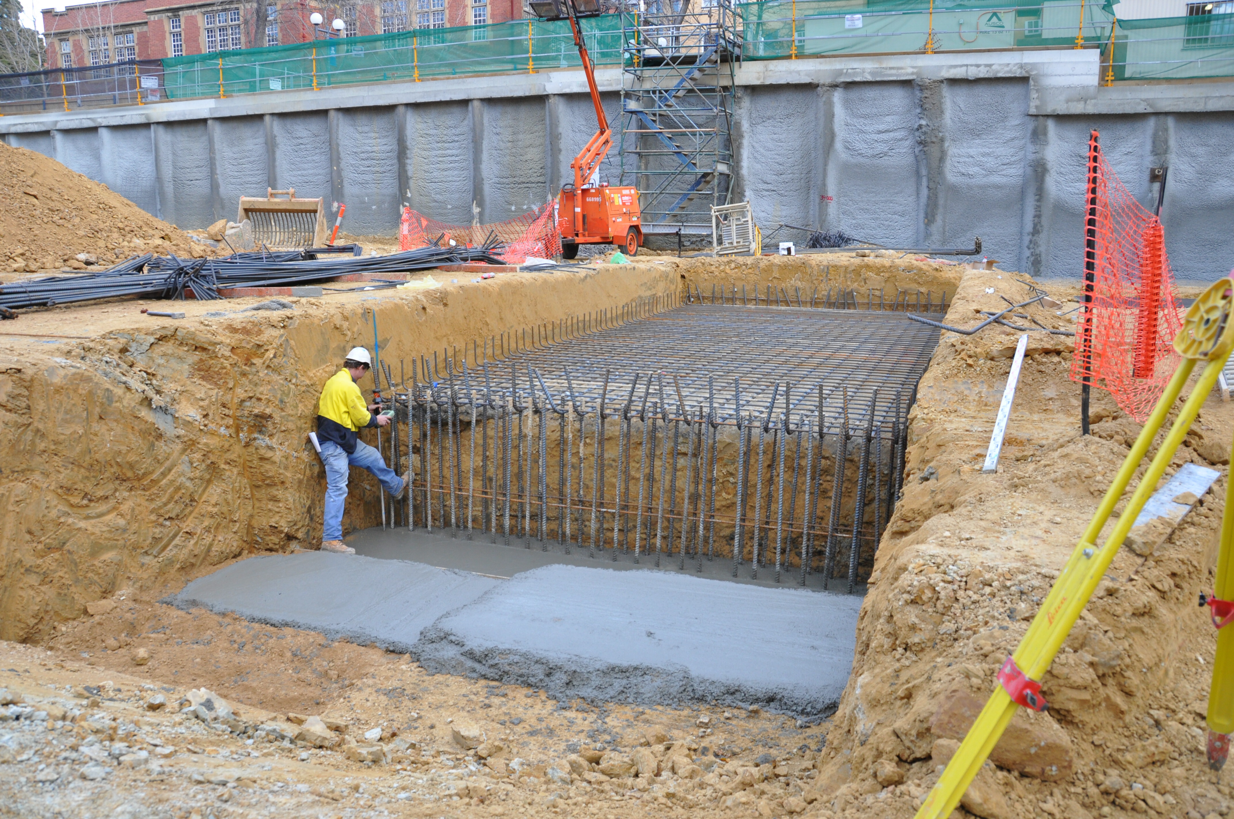 https://archive.abp.unimelb.edu.au/objects/images/Construction/Images/Pad footings & raft footings/DSC_0264.JPG https://archive.abp.unimelb.edu.au/objects/images/Construction/Images/Pad footings & raft footings/DSC_0264.JPG