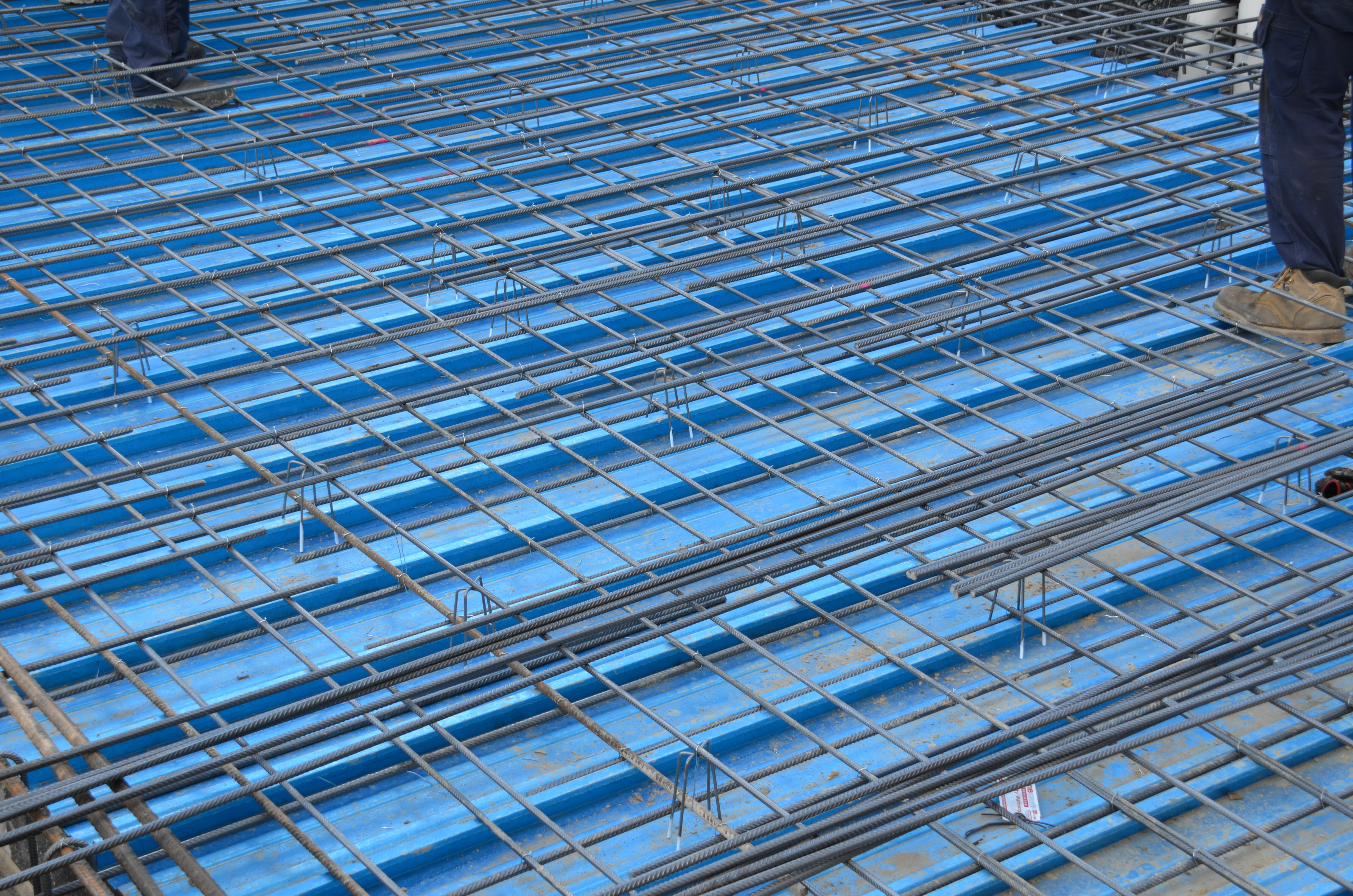 https://archive.abp.unimelb.edu.au/objects/images/Construction/Images/Concrete suspended slabs and beams/Ground level & formwork/DSC_1396.JPG